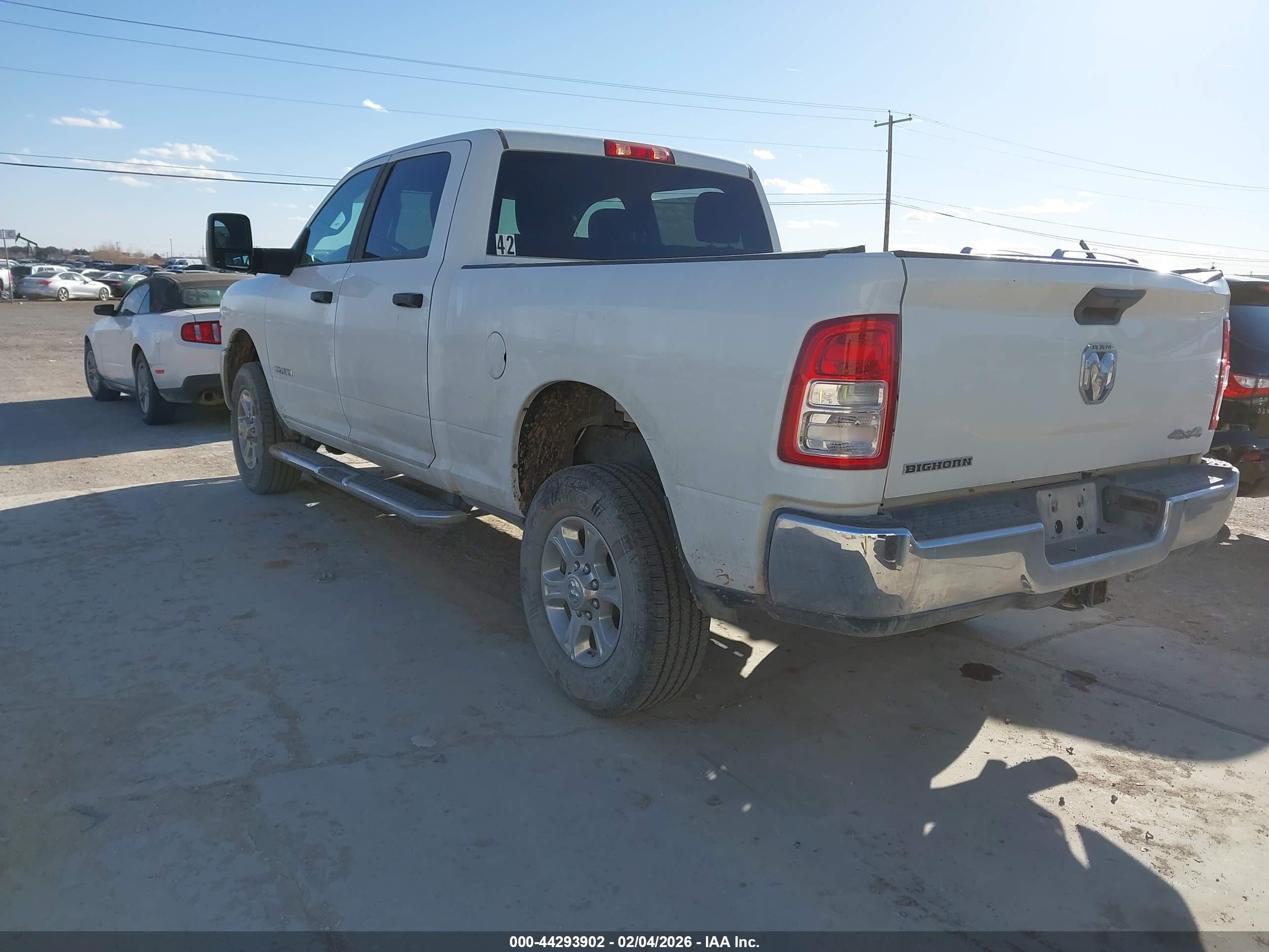 RAM 2500 image 3