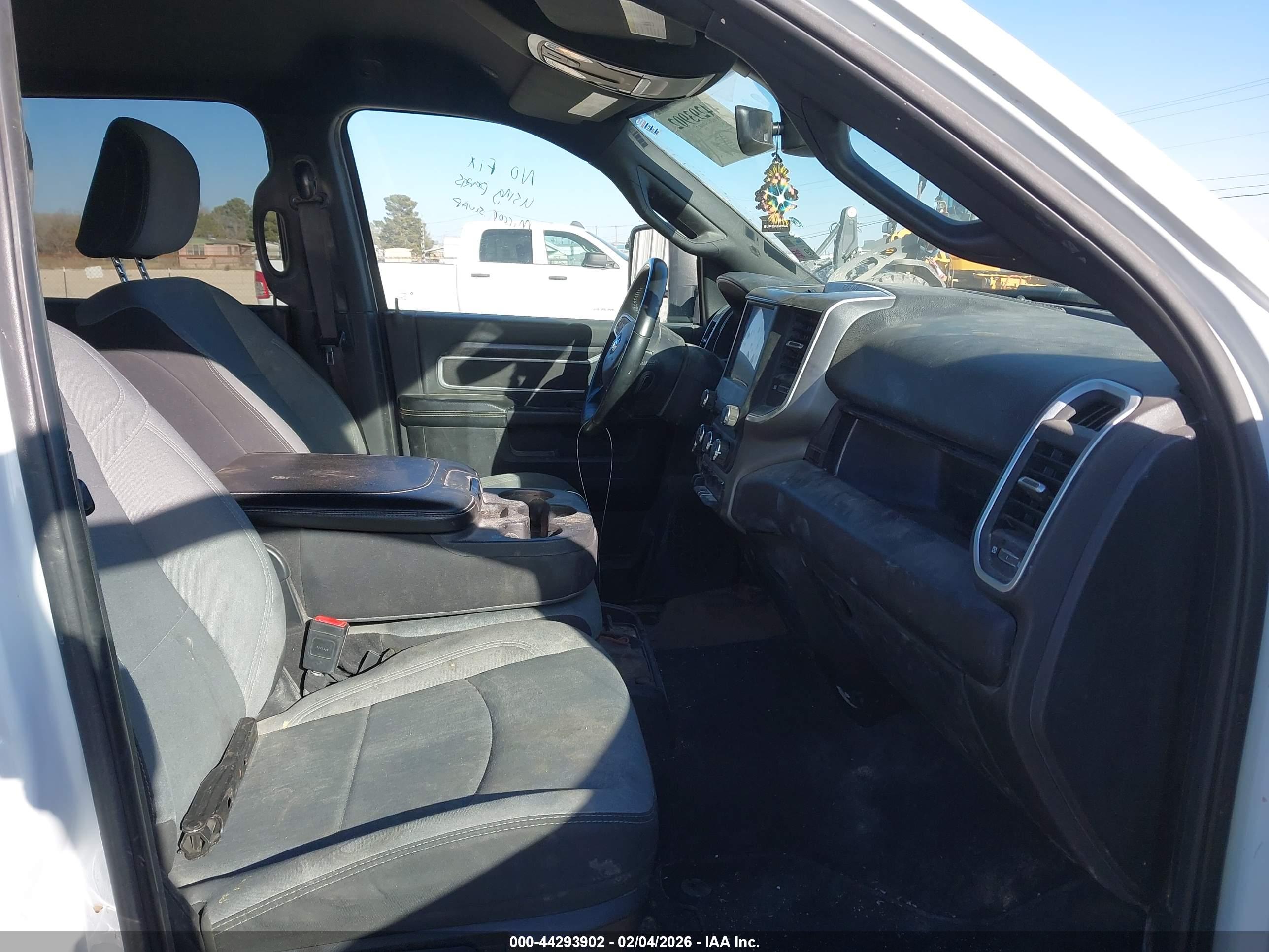 RAM 2500 image 5