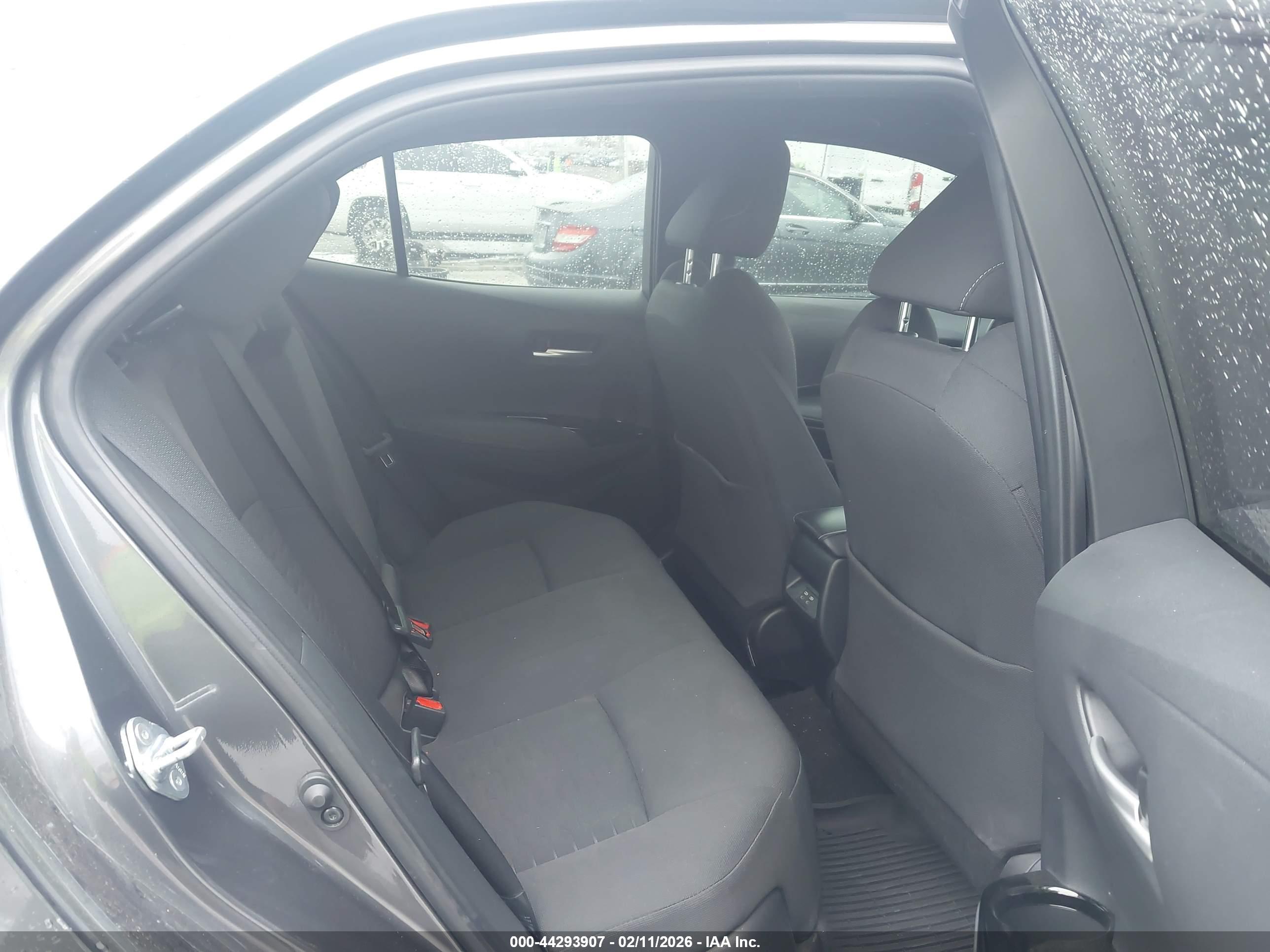 TOYOTA COROLLA image 8