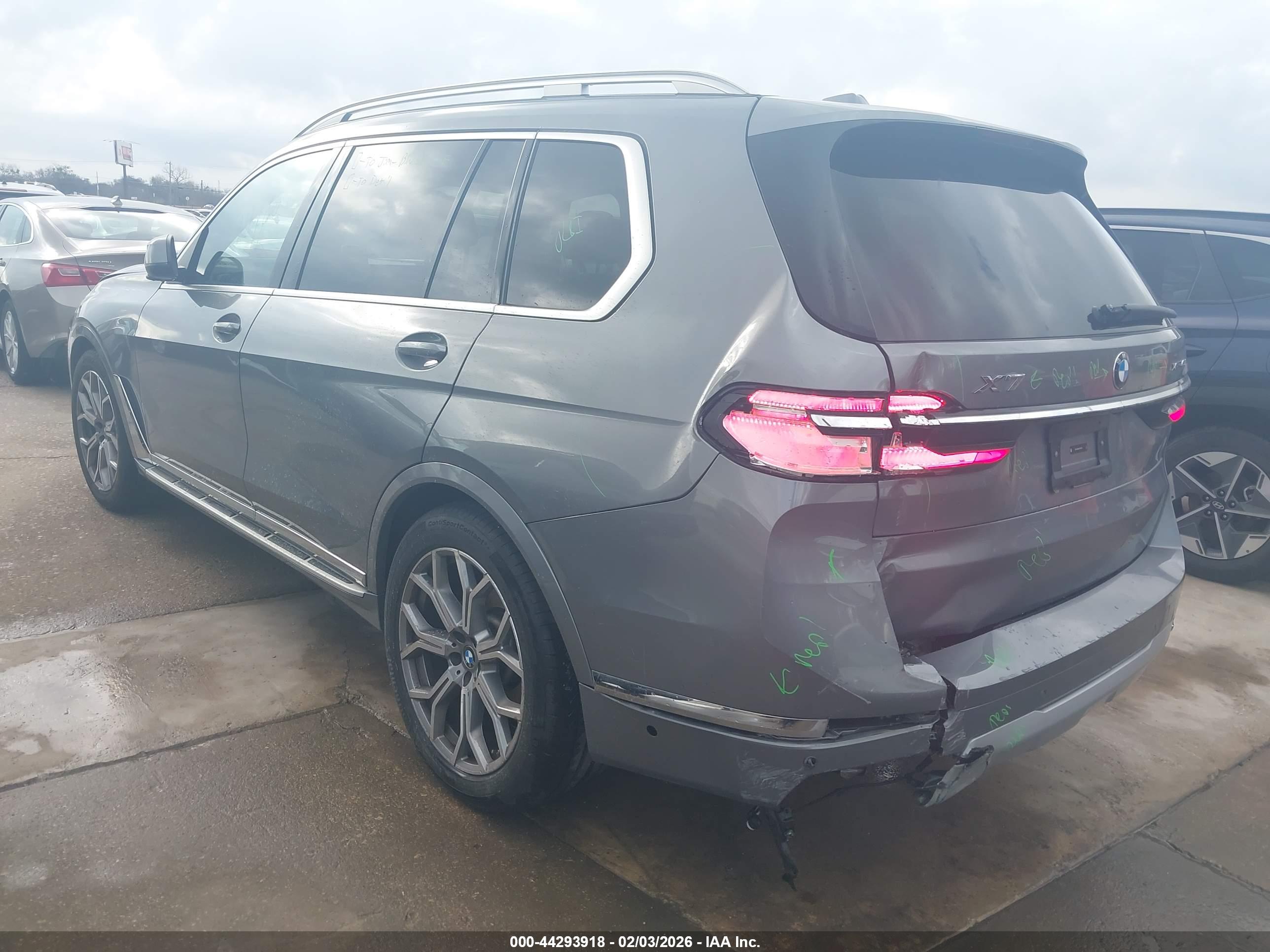BMW X7 image 3