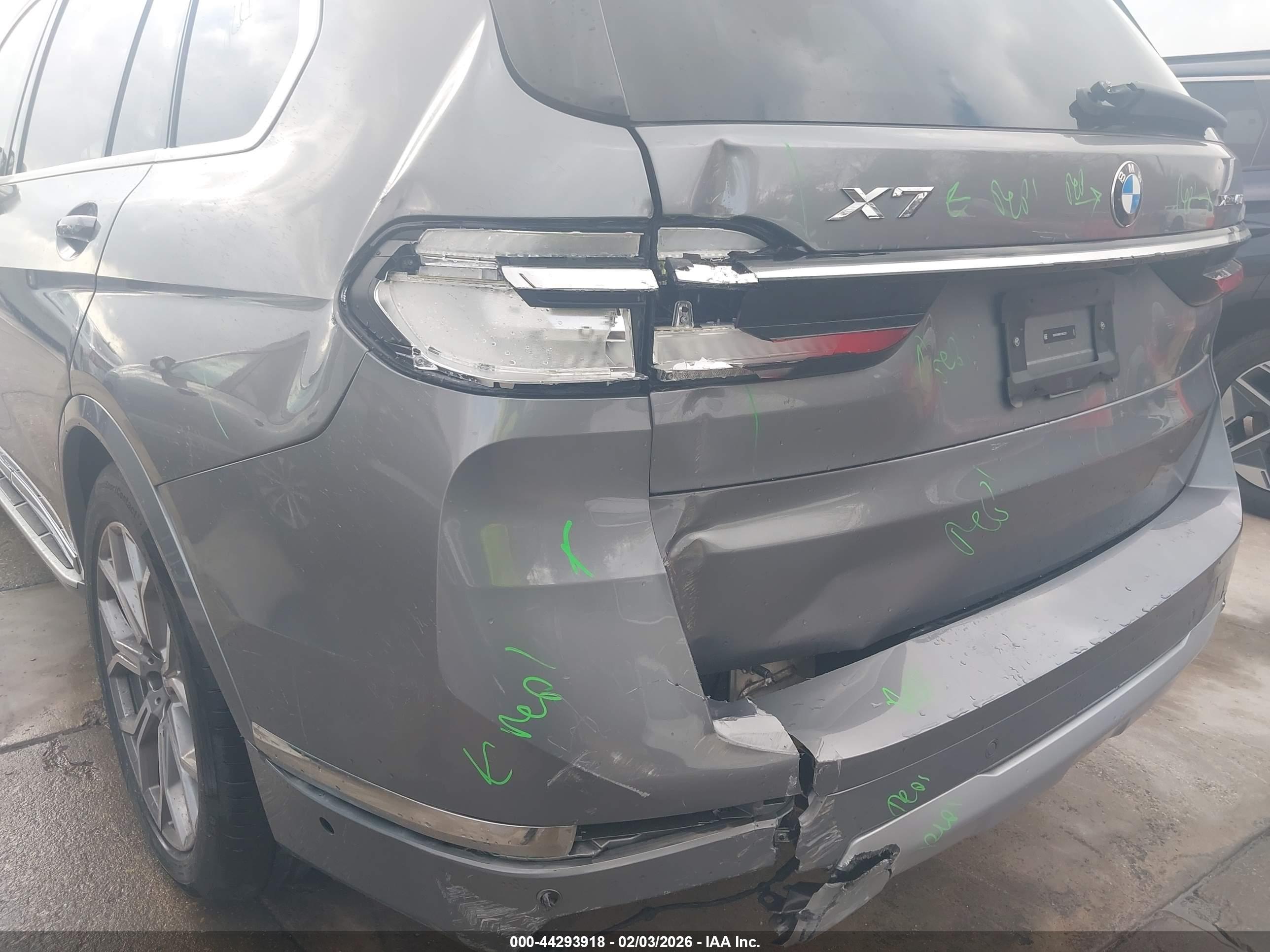 BMW X7 image 6
