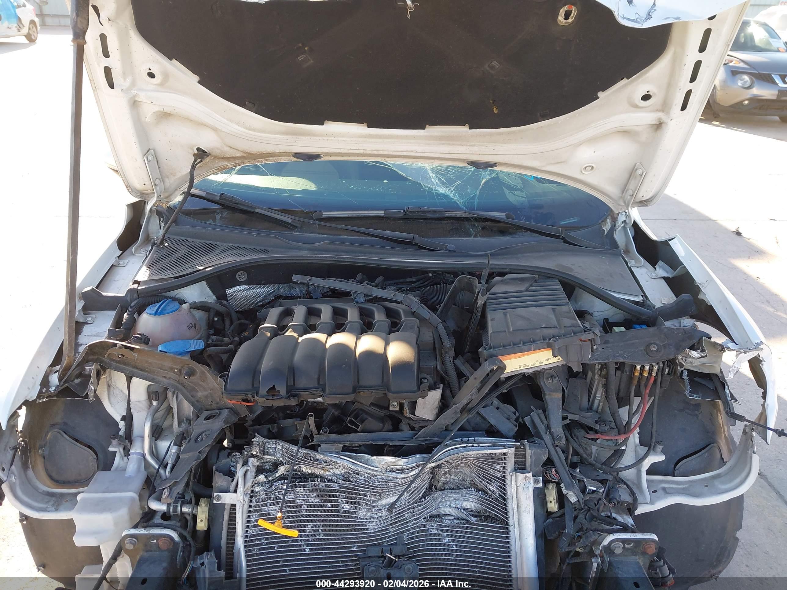 VOLKSWAGEN PASSAT image 10