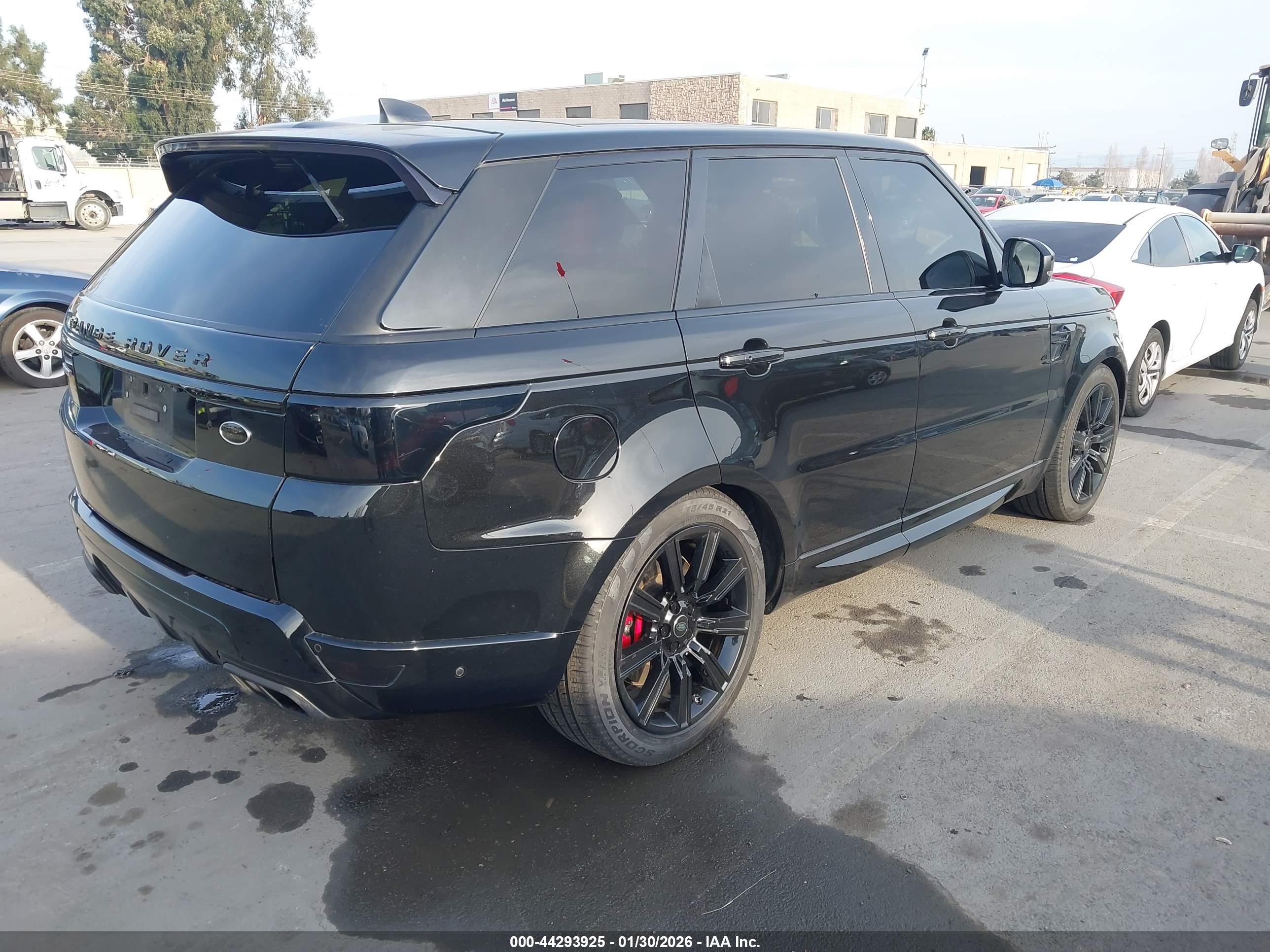 LAND ROVER image 4