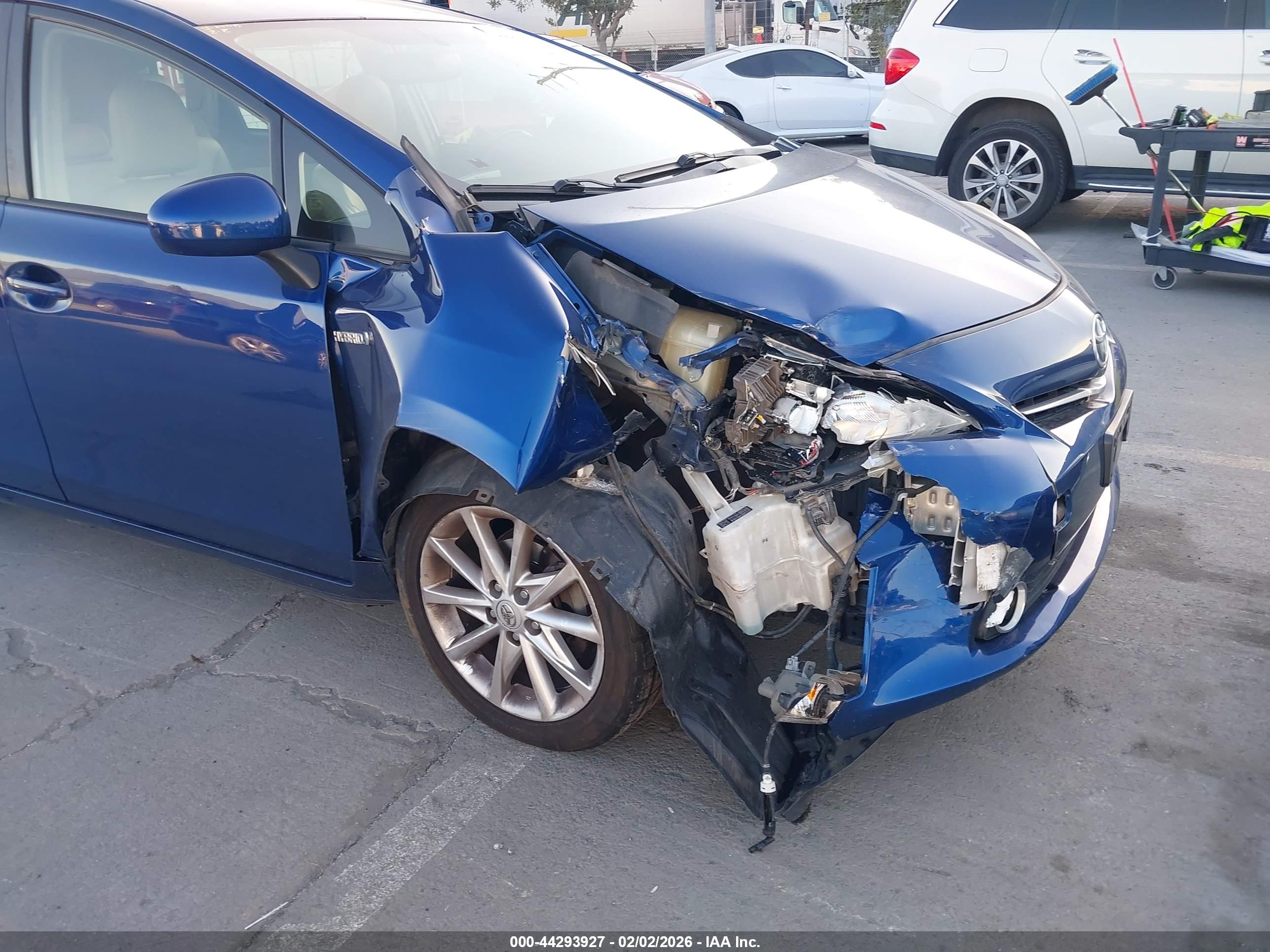 TOYOTA PRIUS image 6