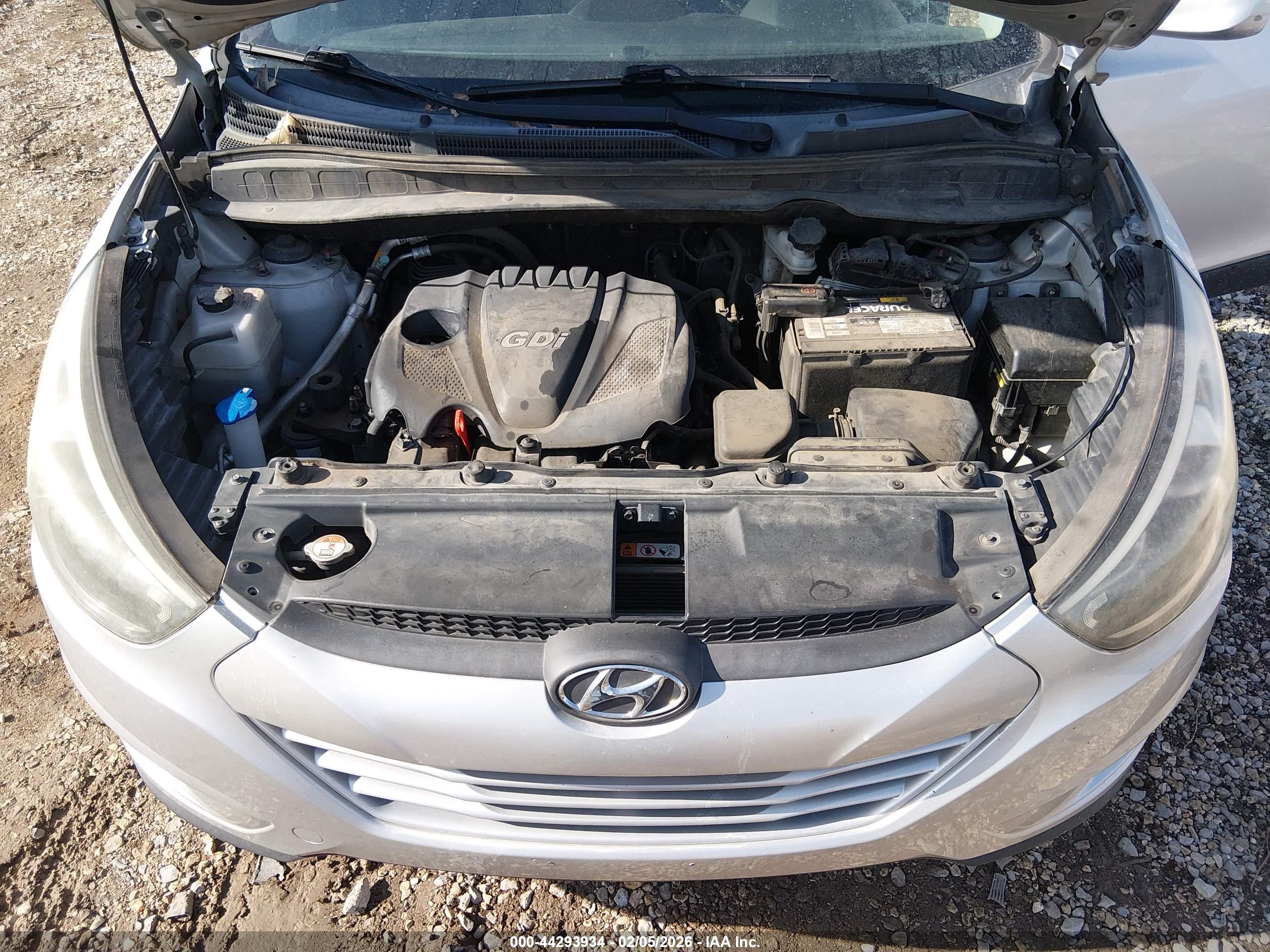 HYUNDAI TUCSON image 10