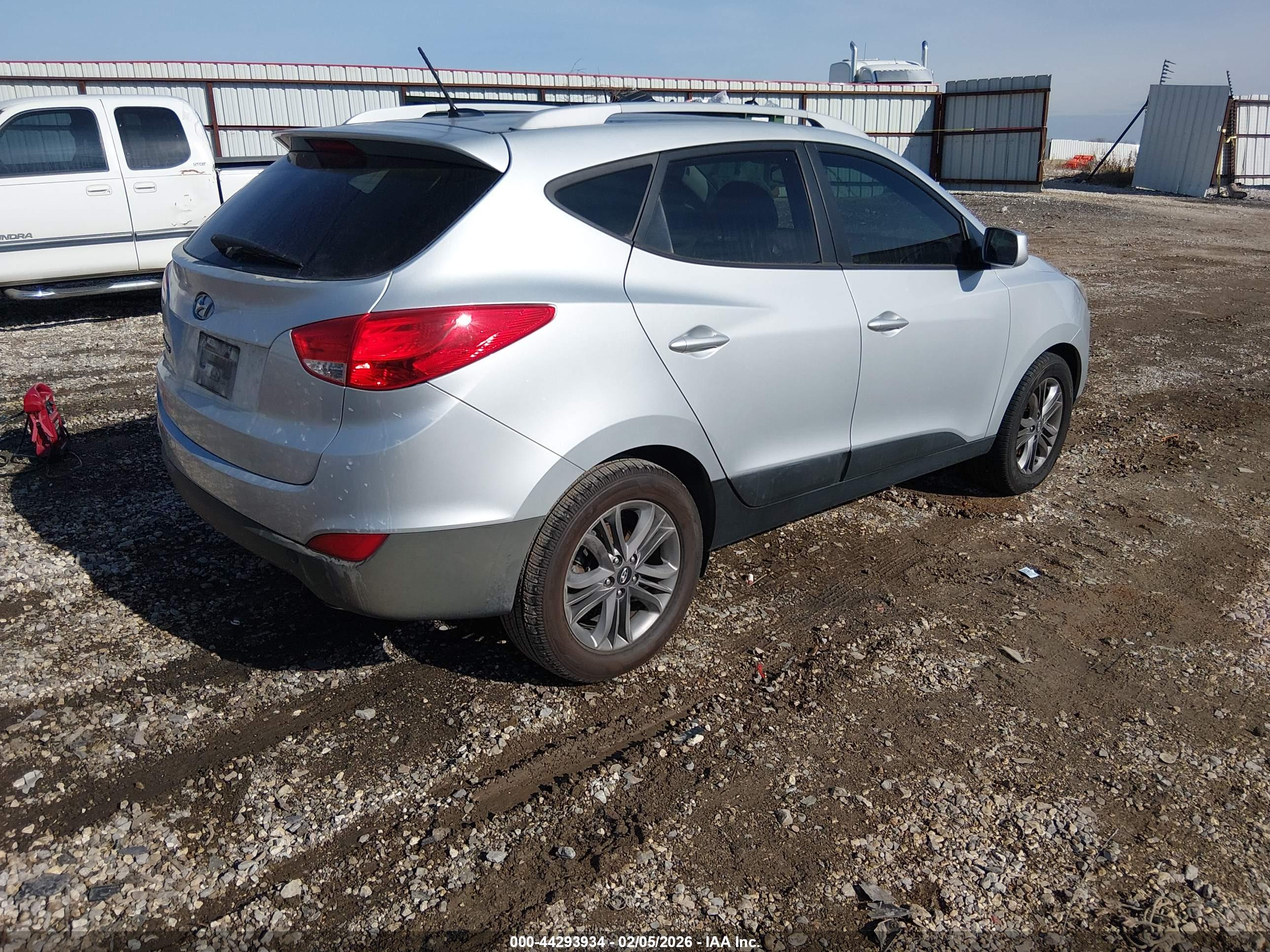 HYUNDAI TUCSON image 4