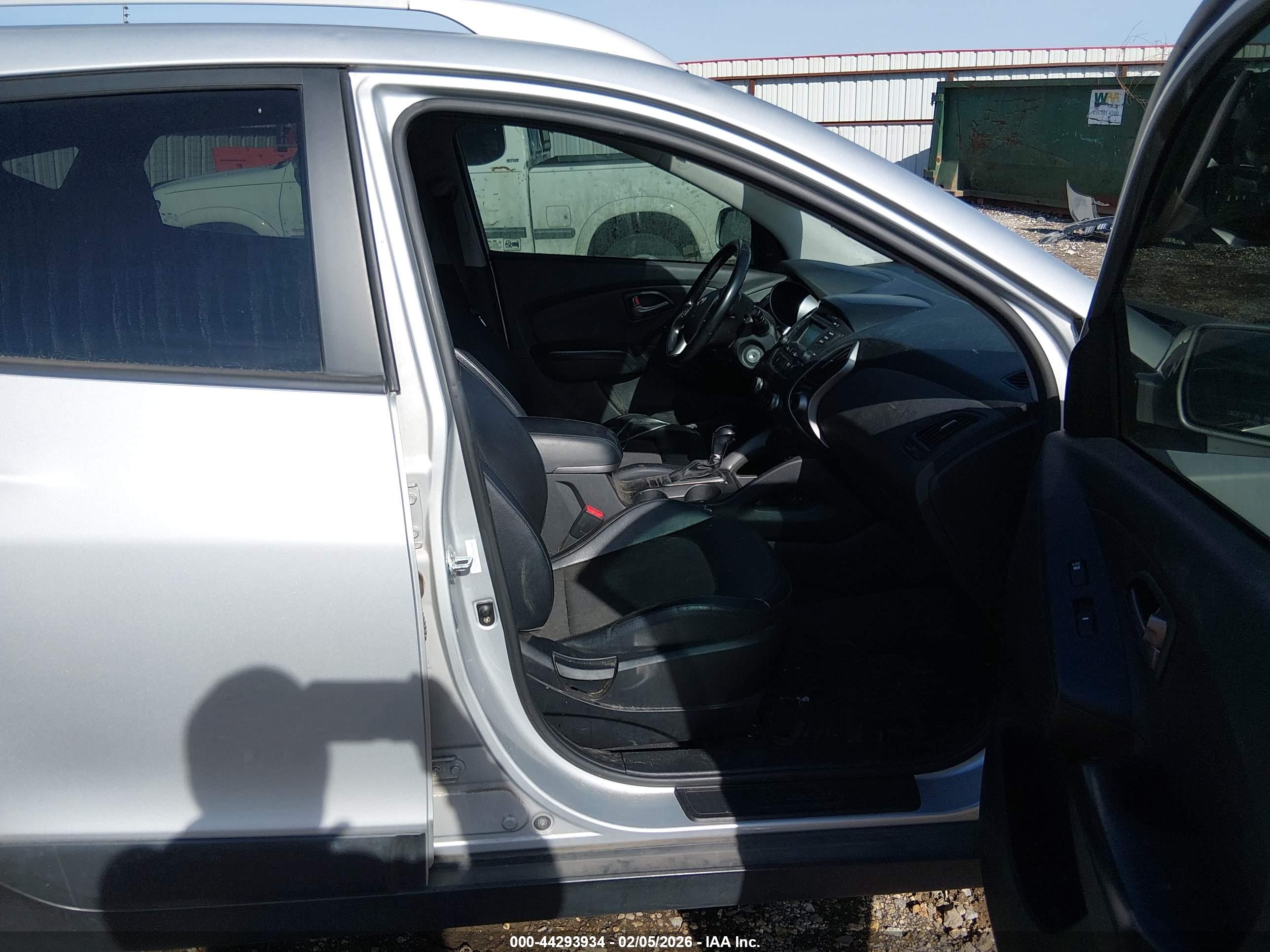 HYUNDAI TUCSON image 5