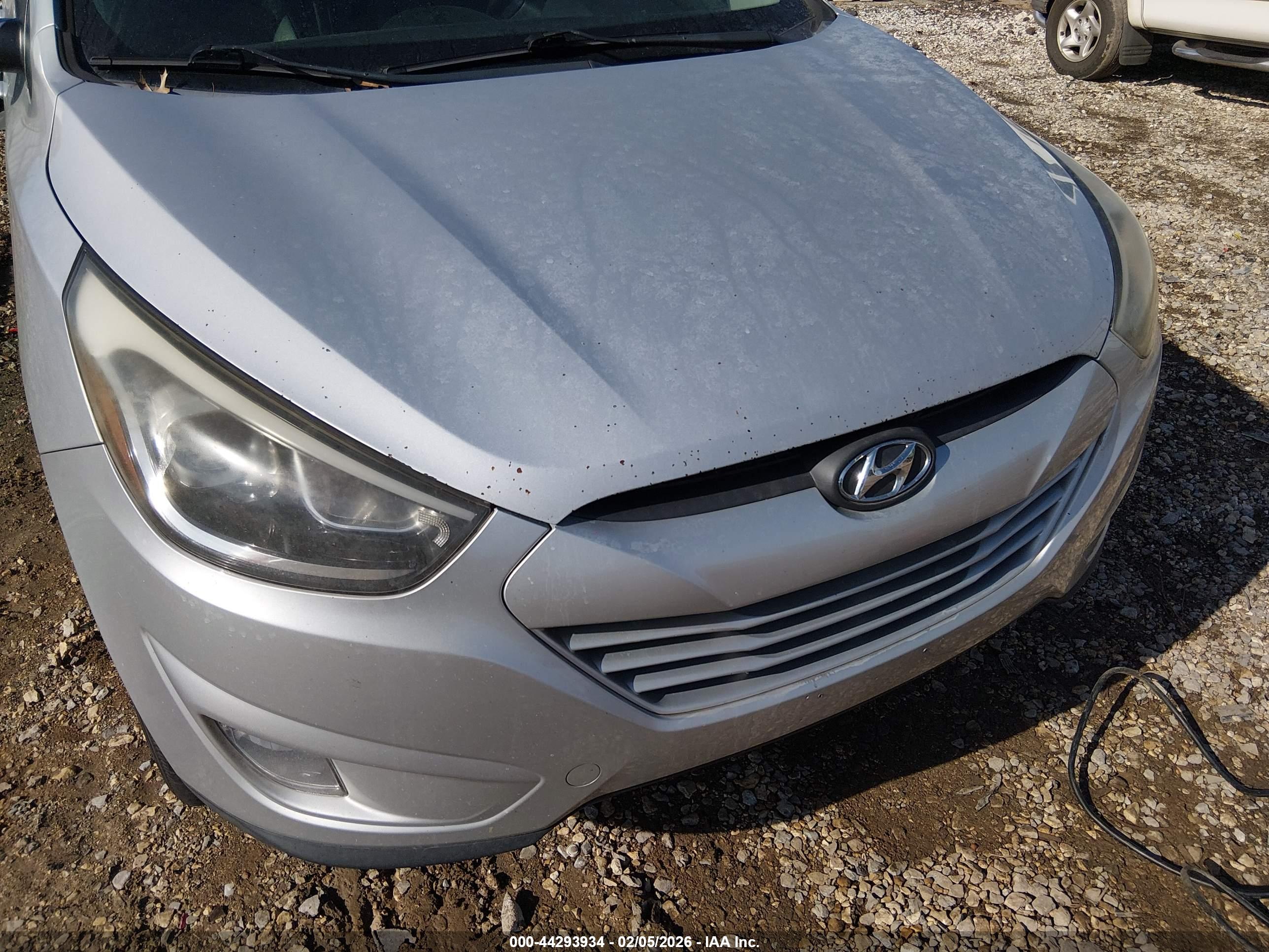 HYUNDAI TUCSON image 6