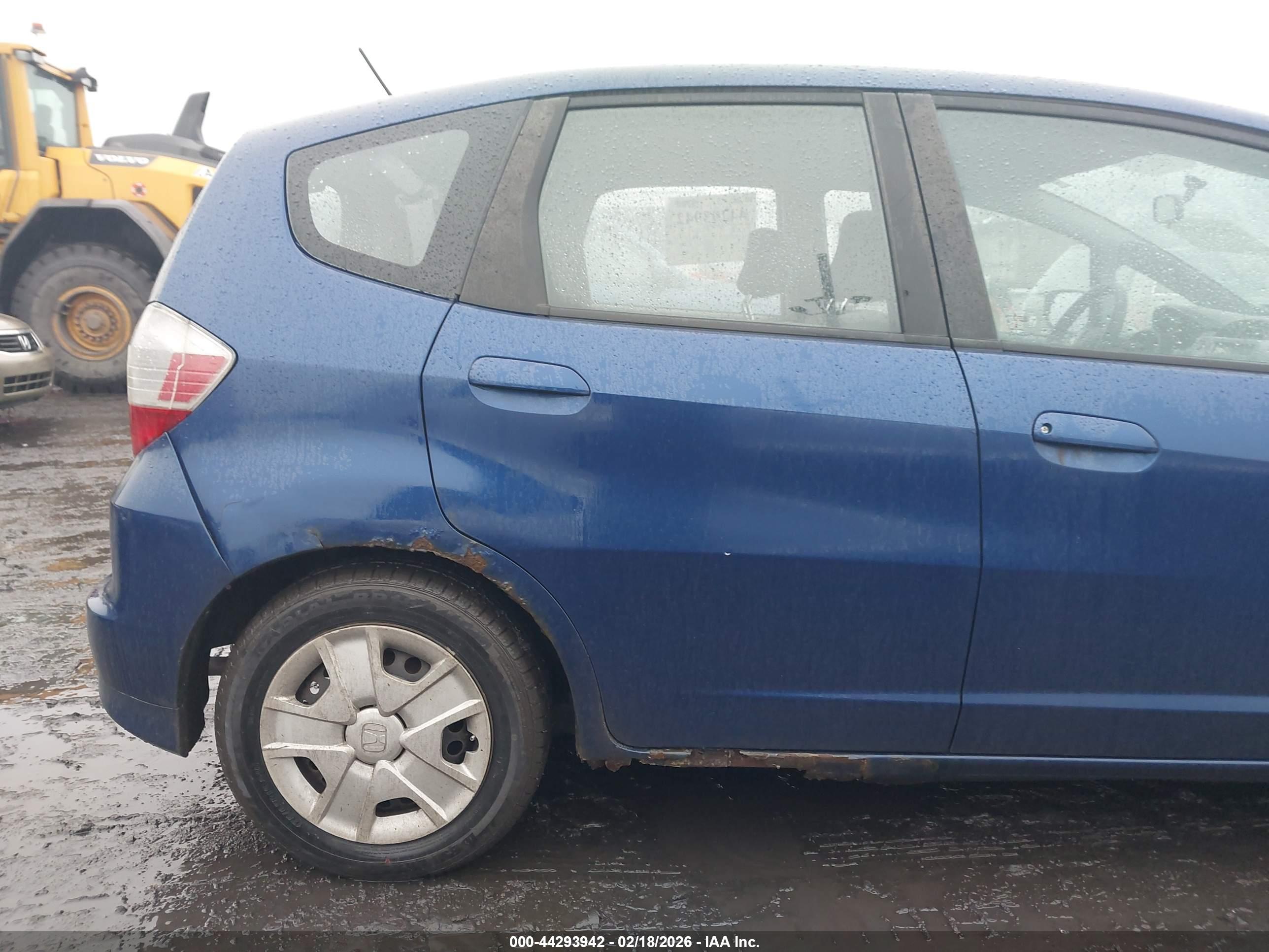 HONDA FIT image 6