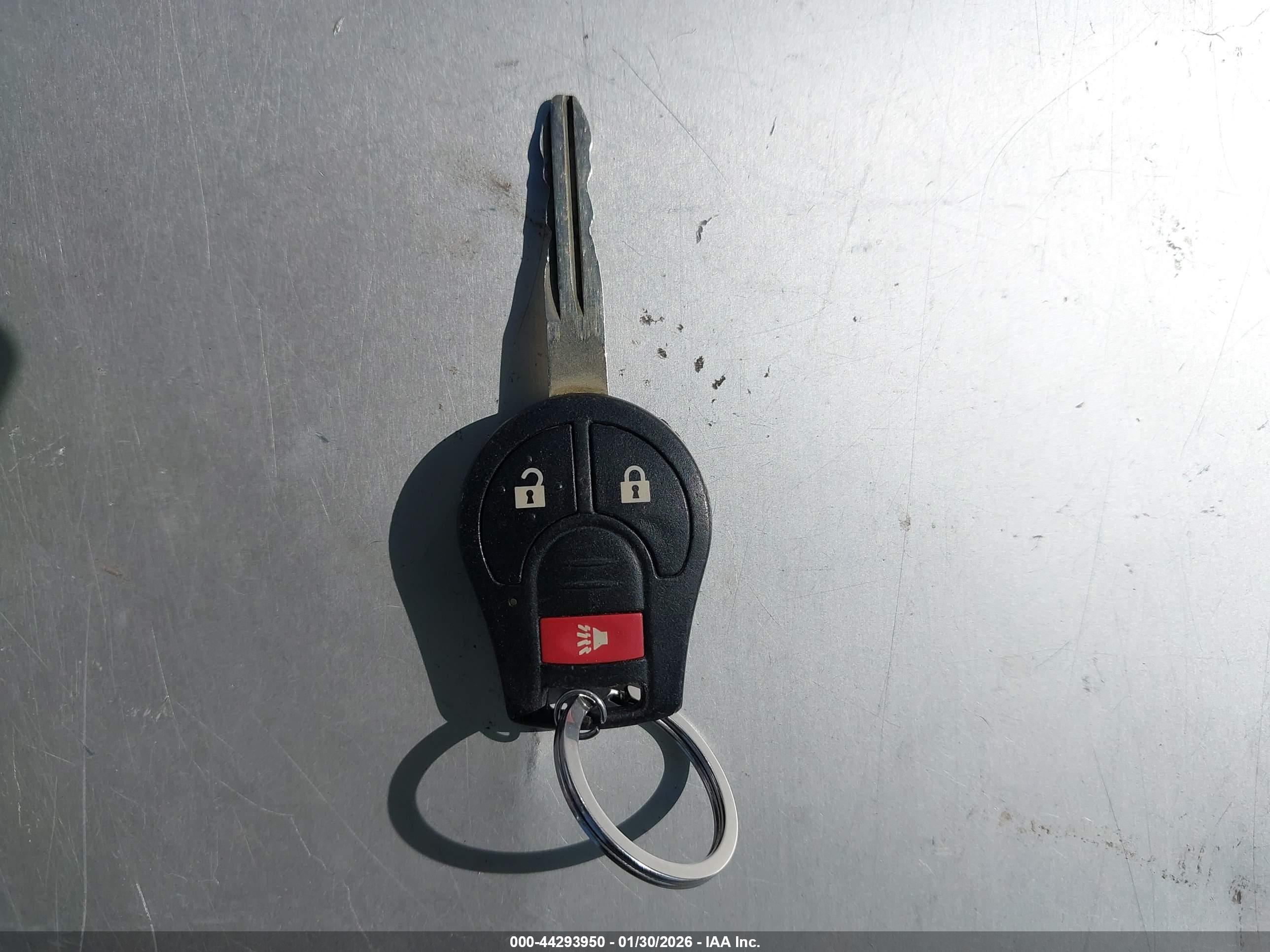 NISSAN VERSA image 11