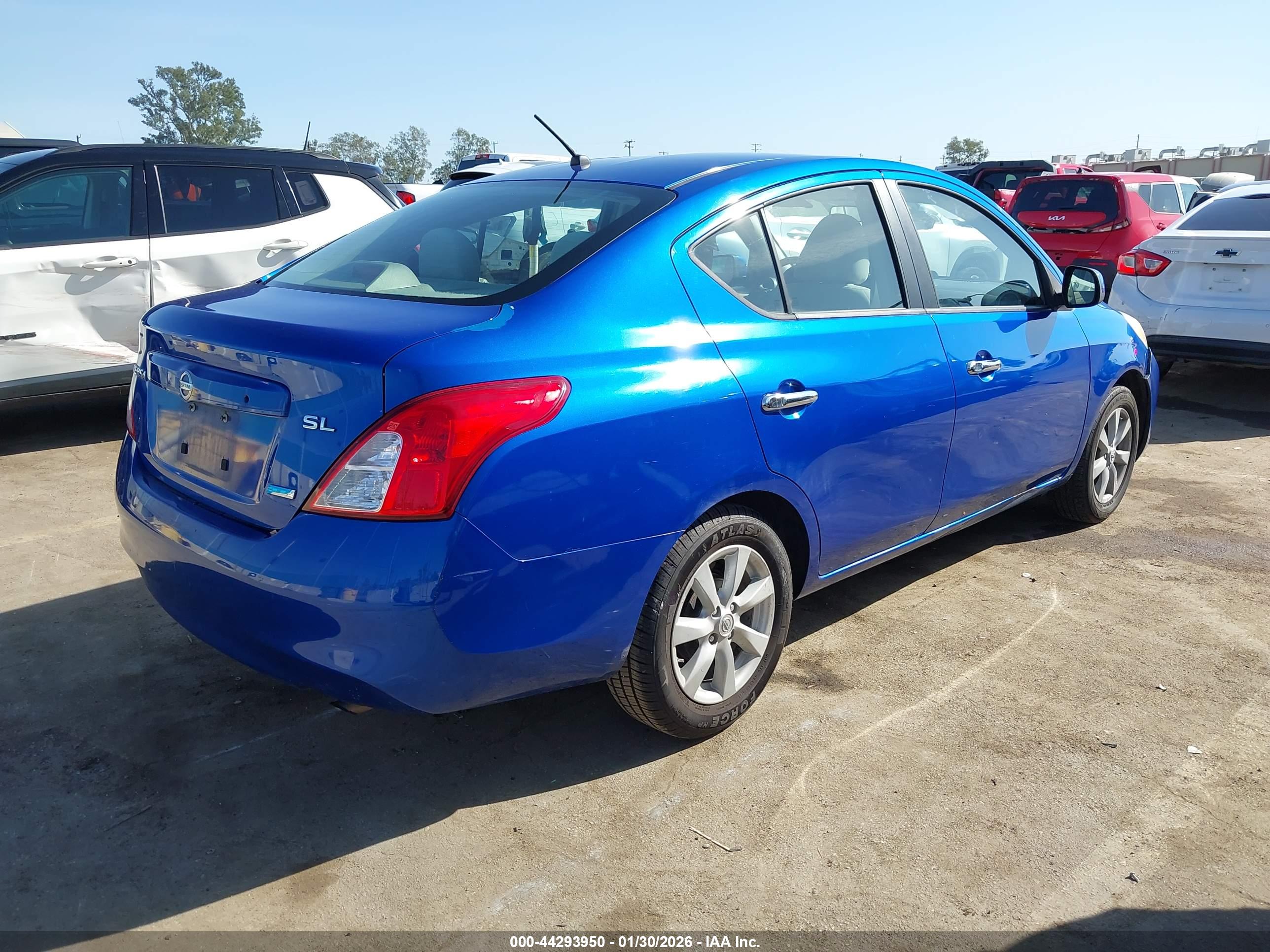 NISSAN VERSA image 4