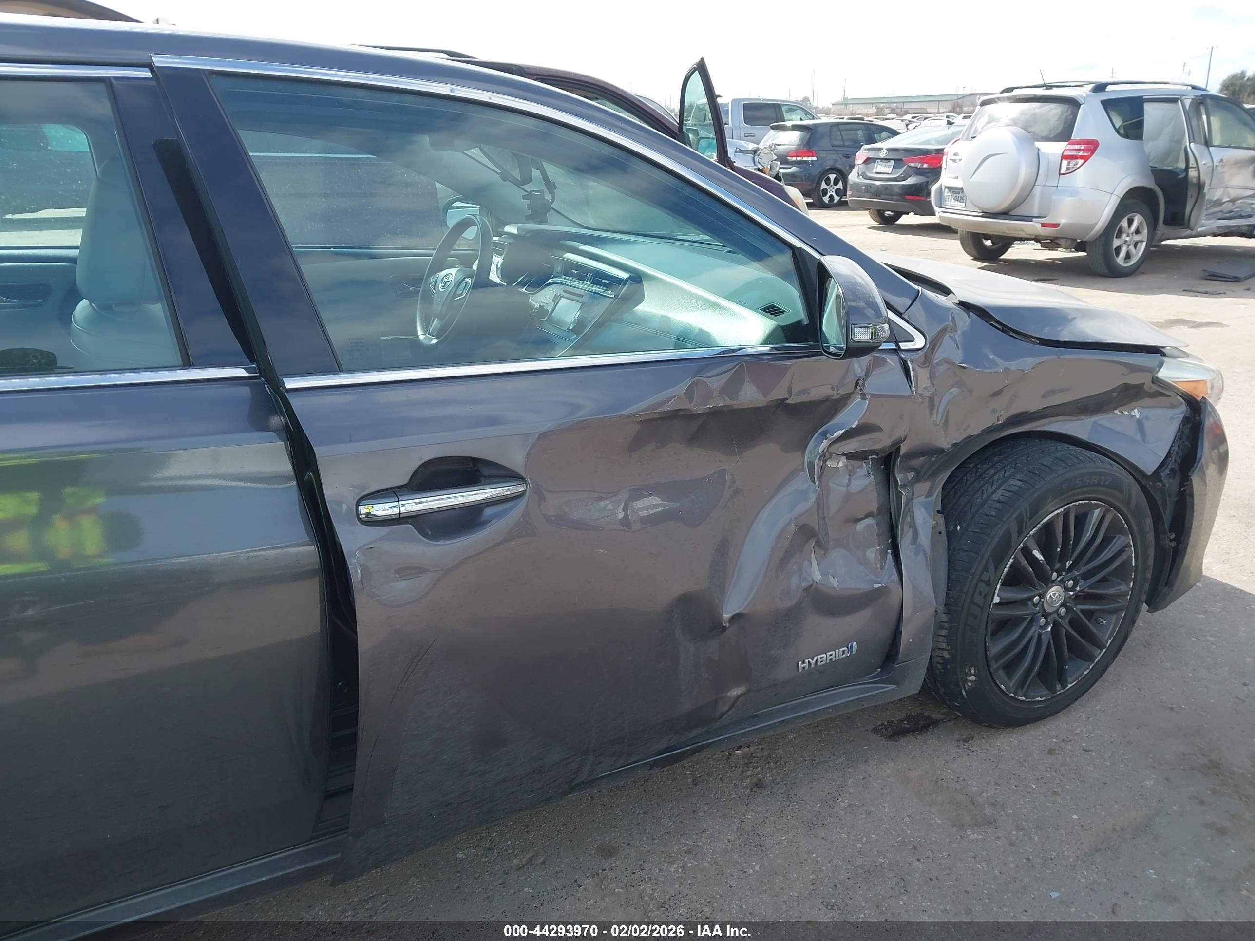 TOYOTA AVALON image 6