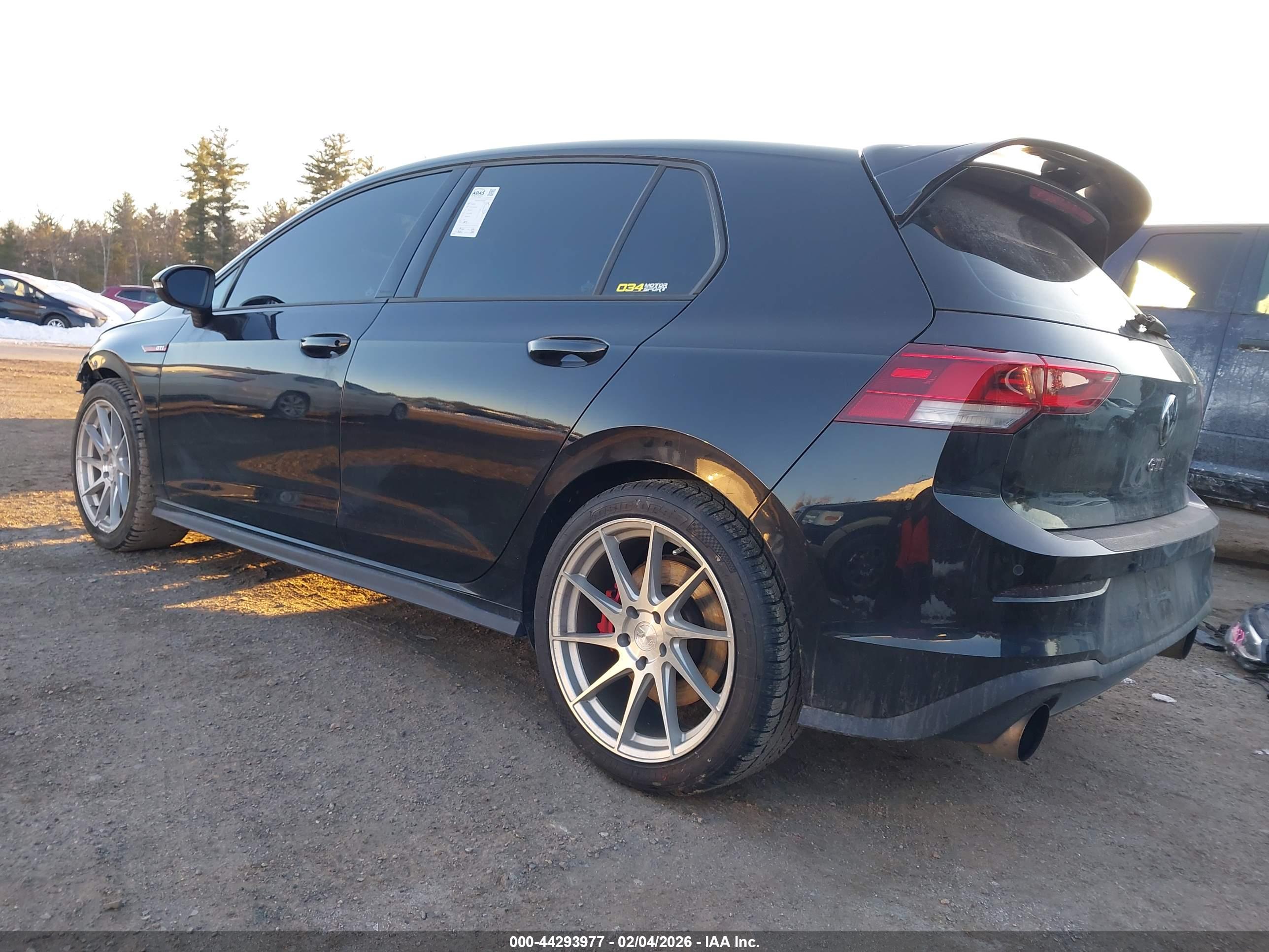 VOLKSWAGEN GOLF image 3
