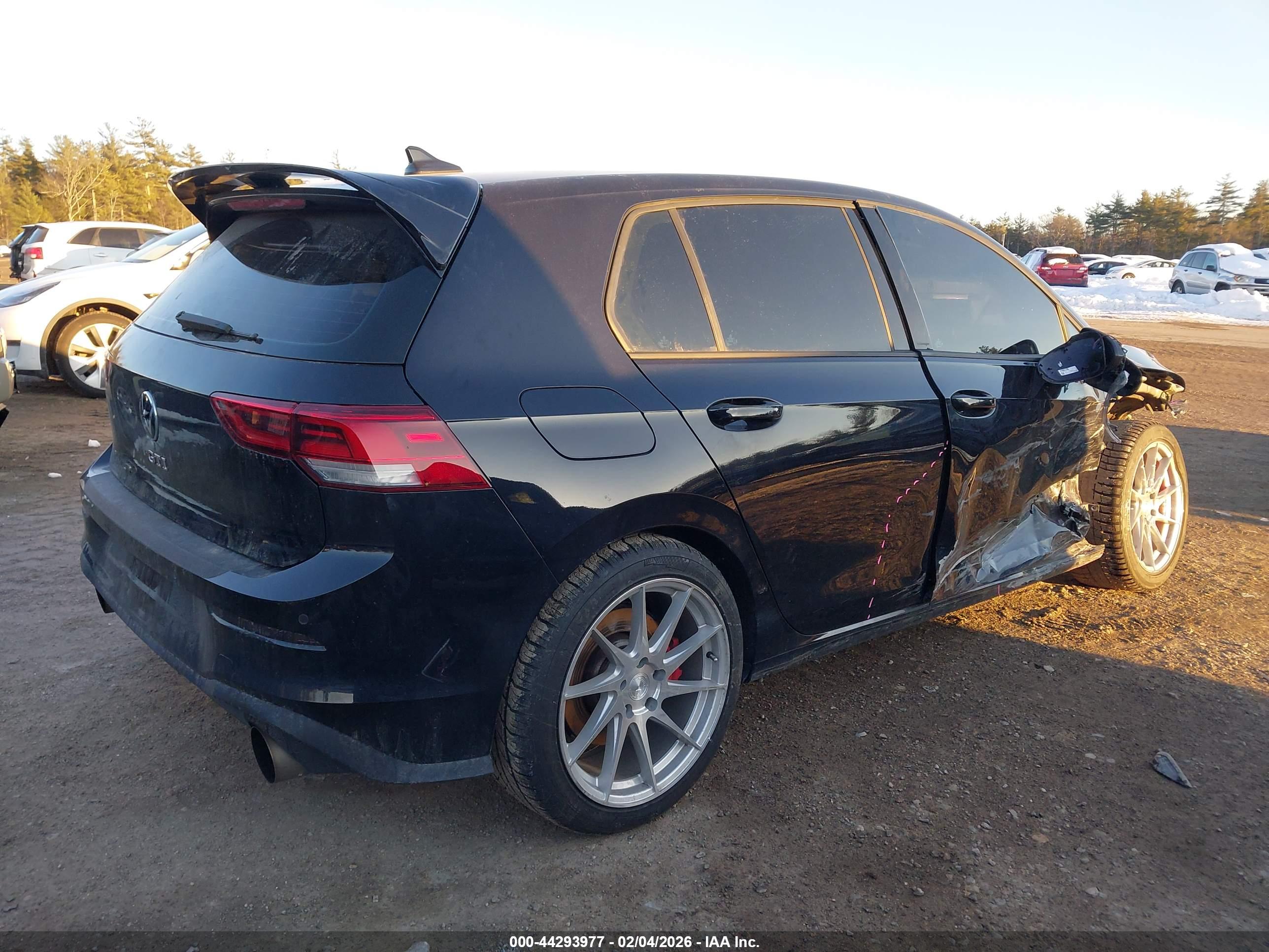 VOLKSWAGEN GOLF image 4