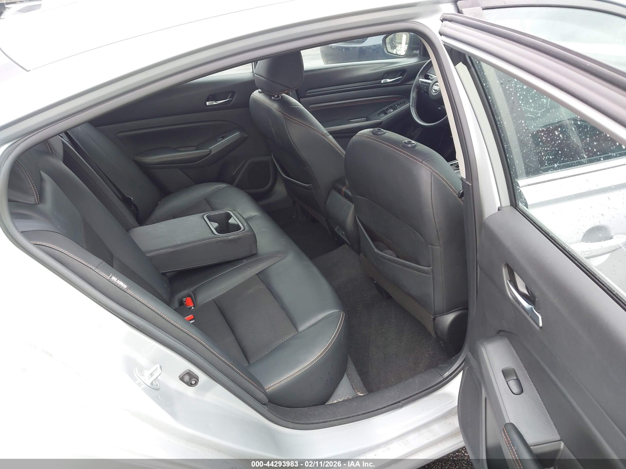 NISSAN ALTIMA image 8