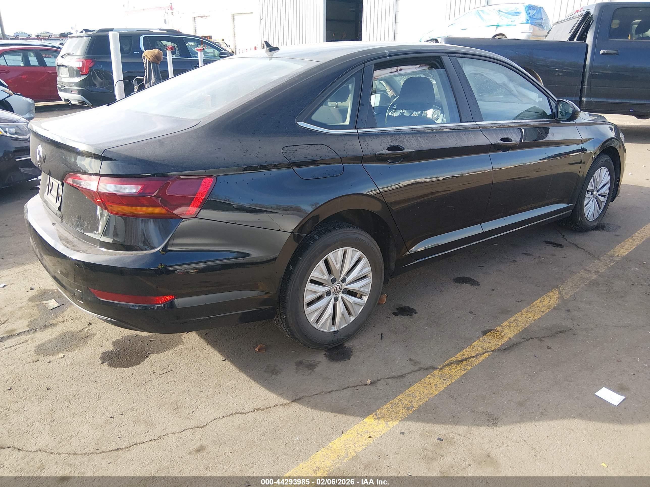VOLKSWAGEN JETTA image 4