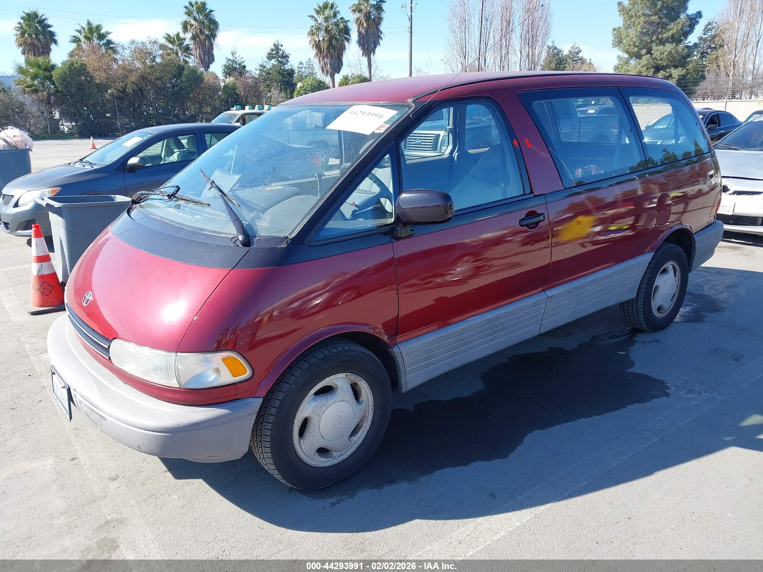 TOYOTA PREVIA image 2