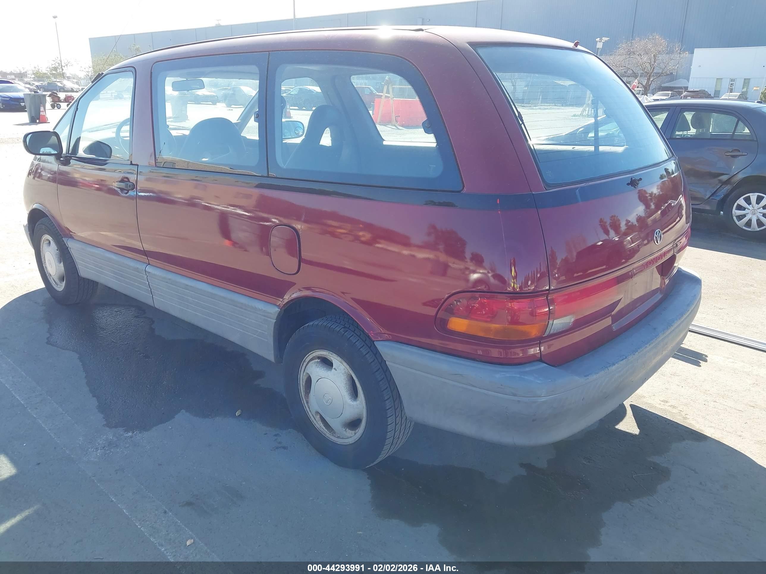 TOYOTA PREVIA image 3
