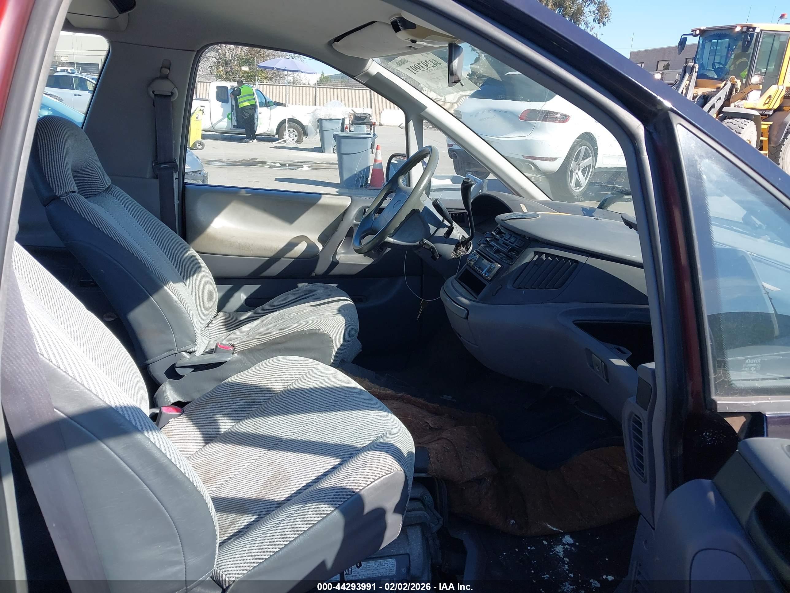 TOYOTA PREVIA image 5