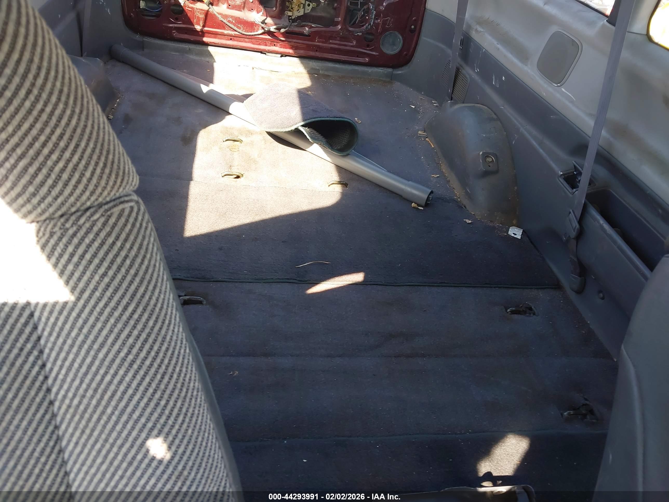 TOYOTA PREVIA image 8
