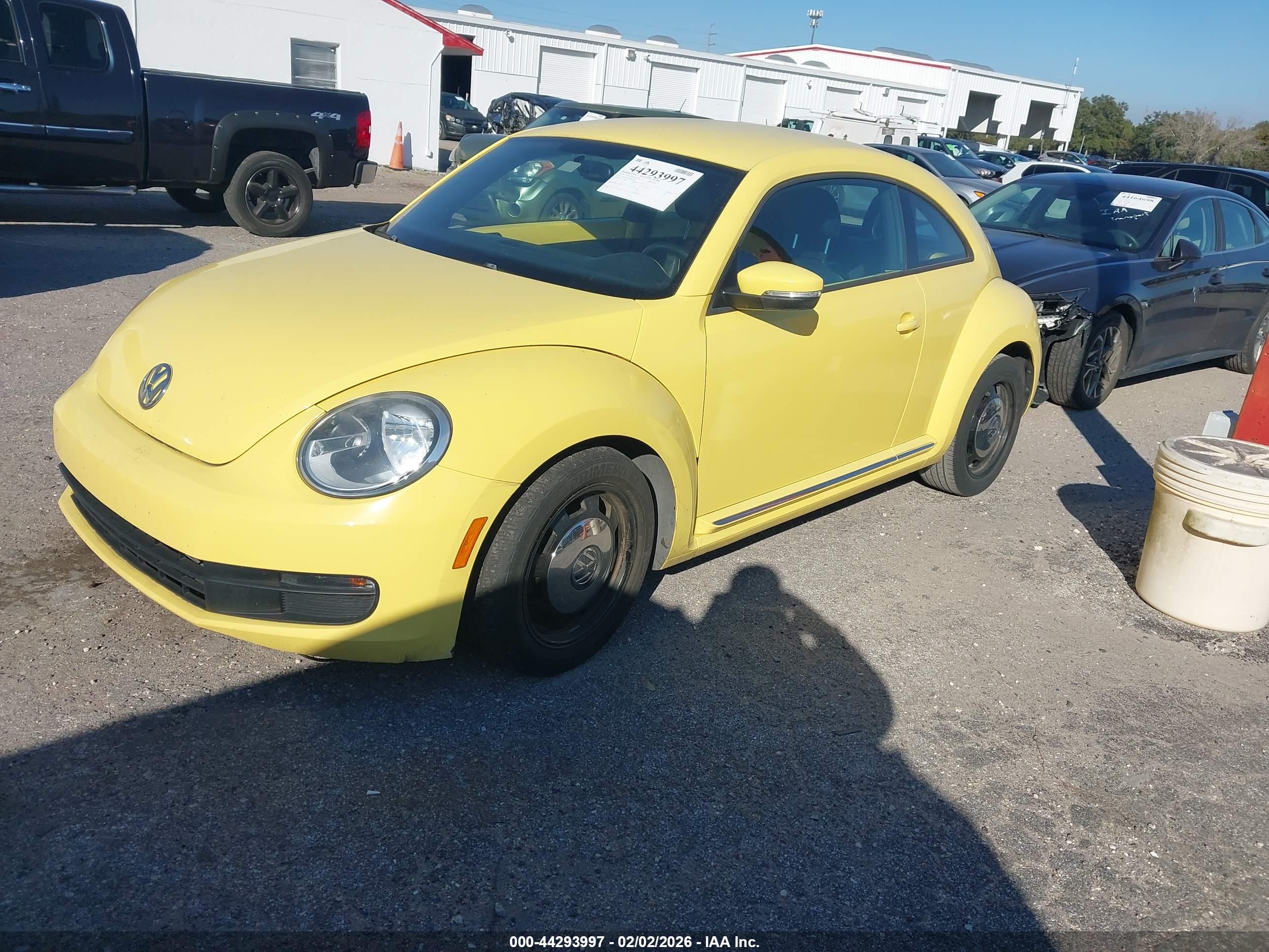 VOLKSWAGEN BEETLE image 2