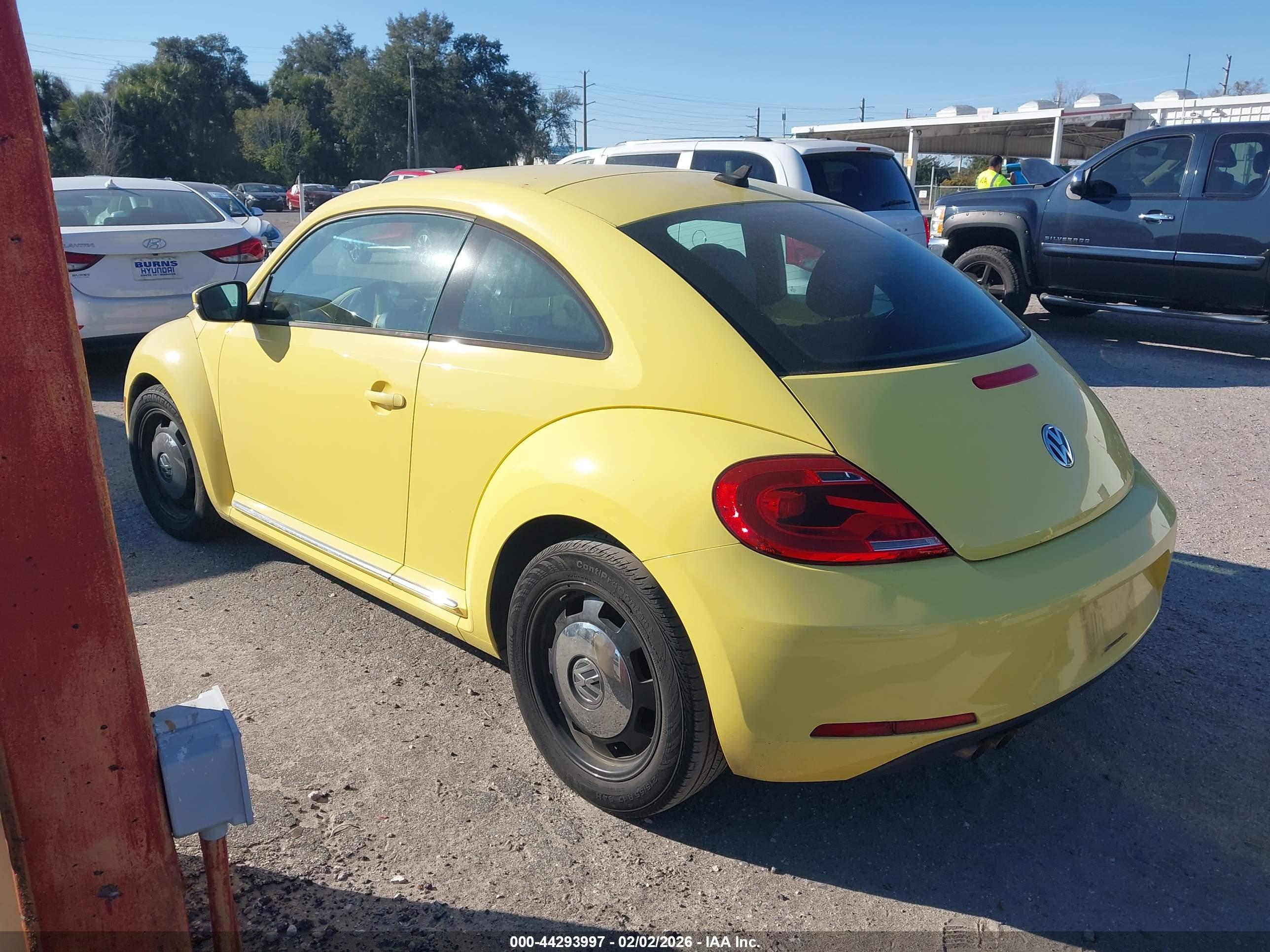 VOLKSWAGEN BEETLE image 3