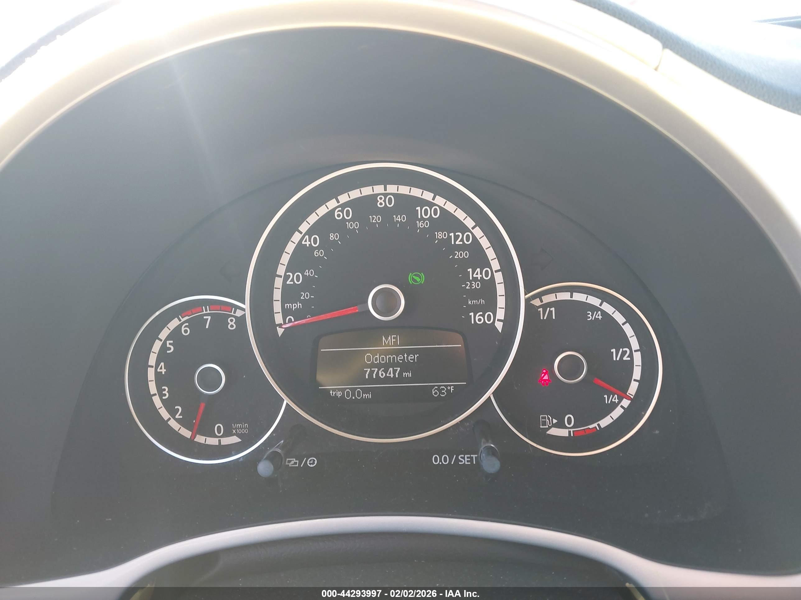 VOLKSWAGEN BEETLE image 7