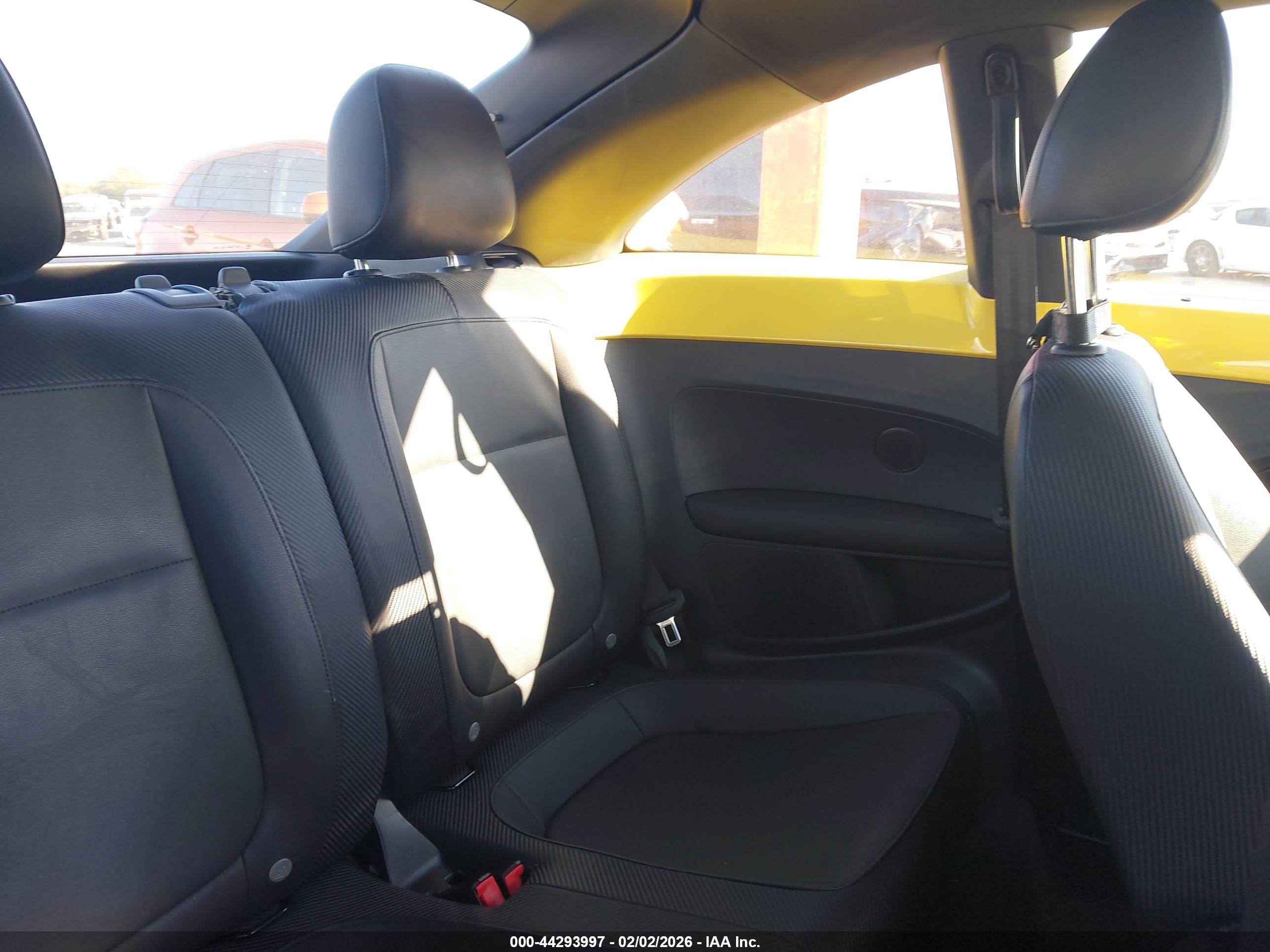 VOLKSWAGEN BEETLE image 8