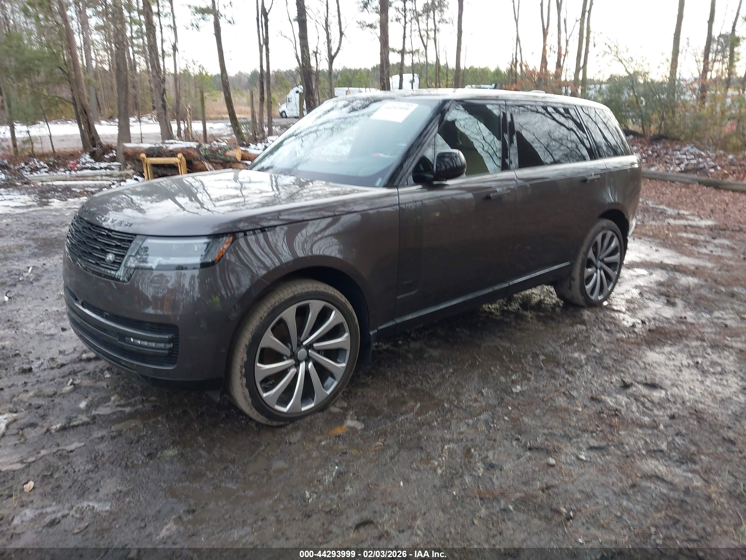 LAND ROVER image 2