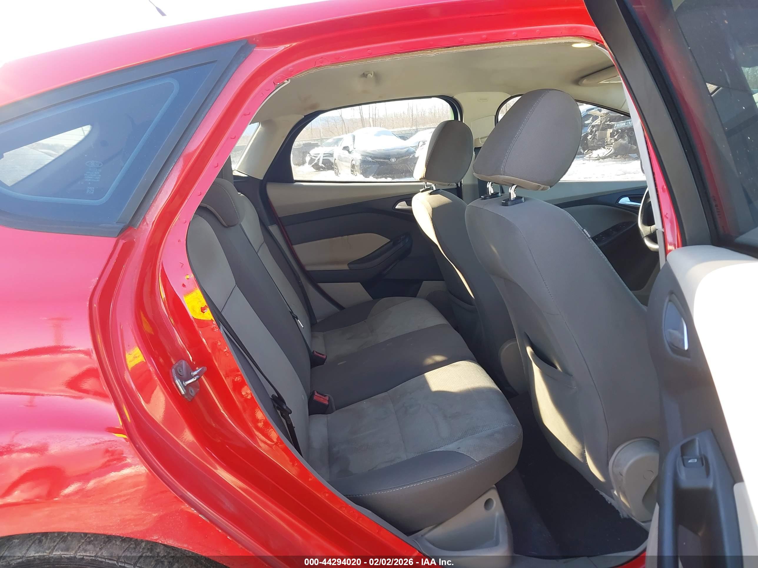 FORD FOCUS image 8