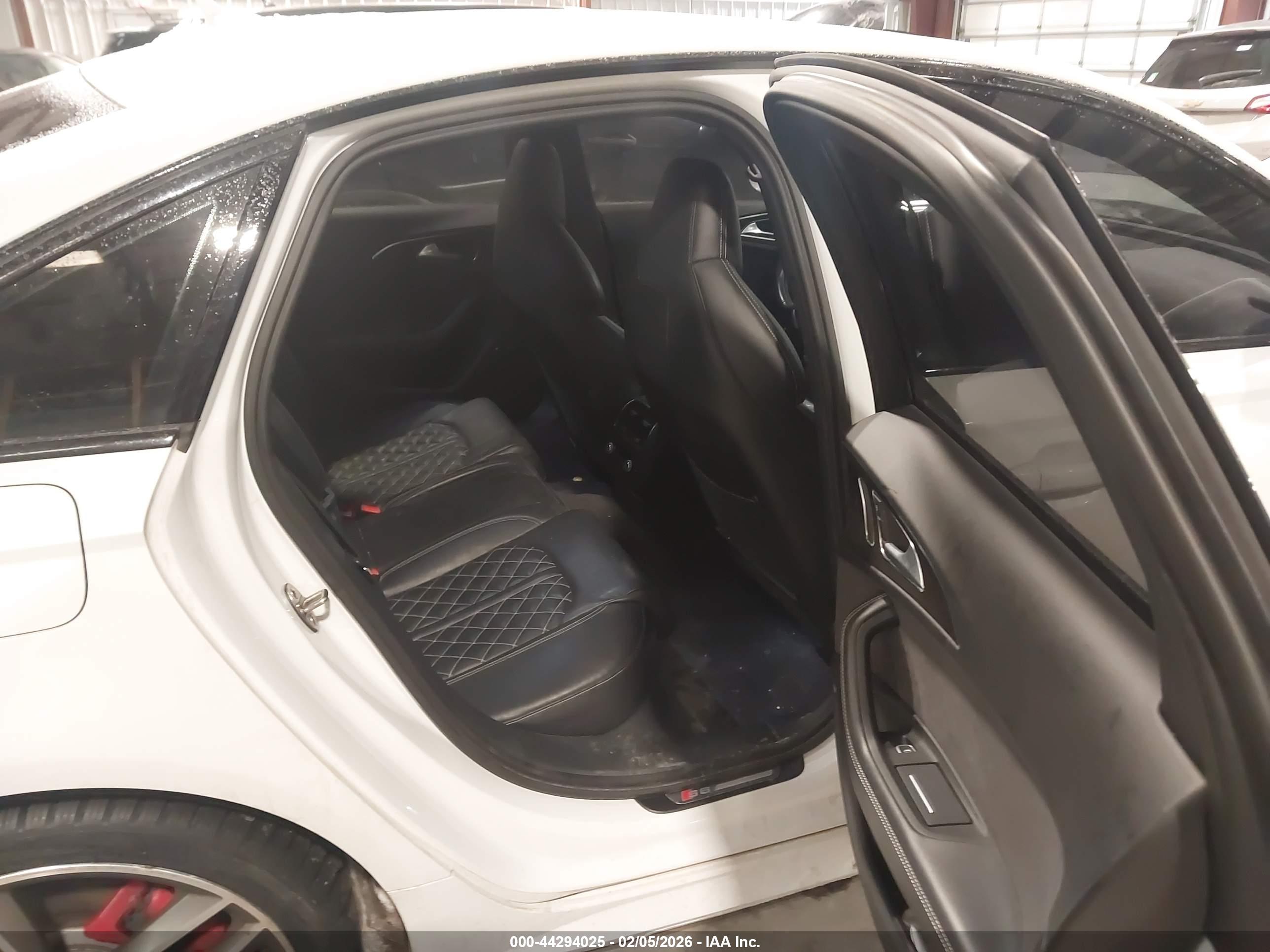 AUDI S6 image 8