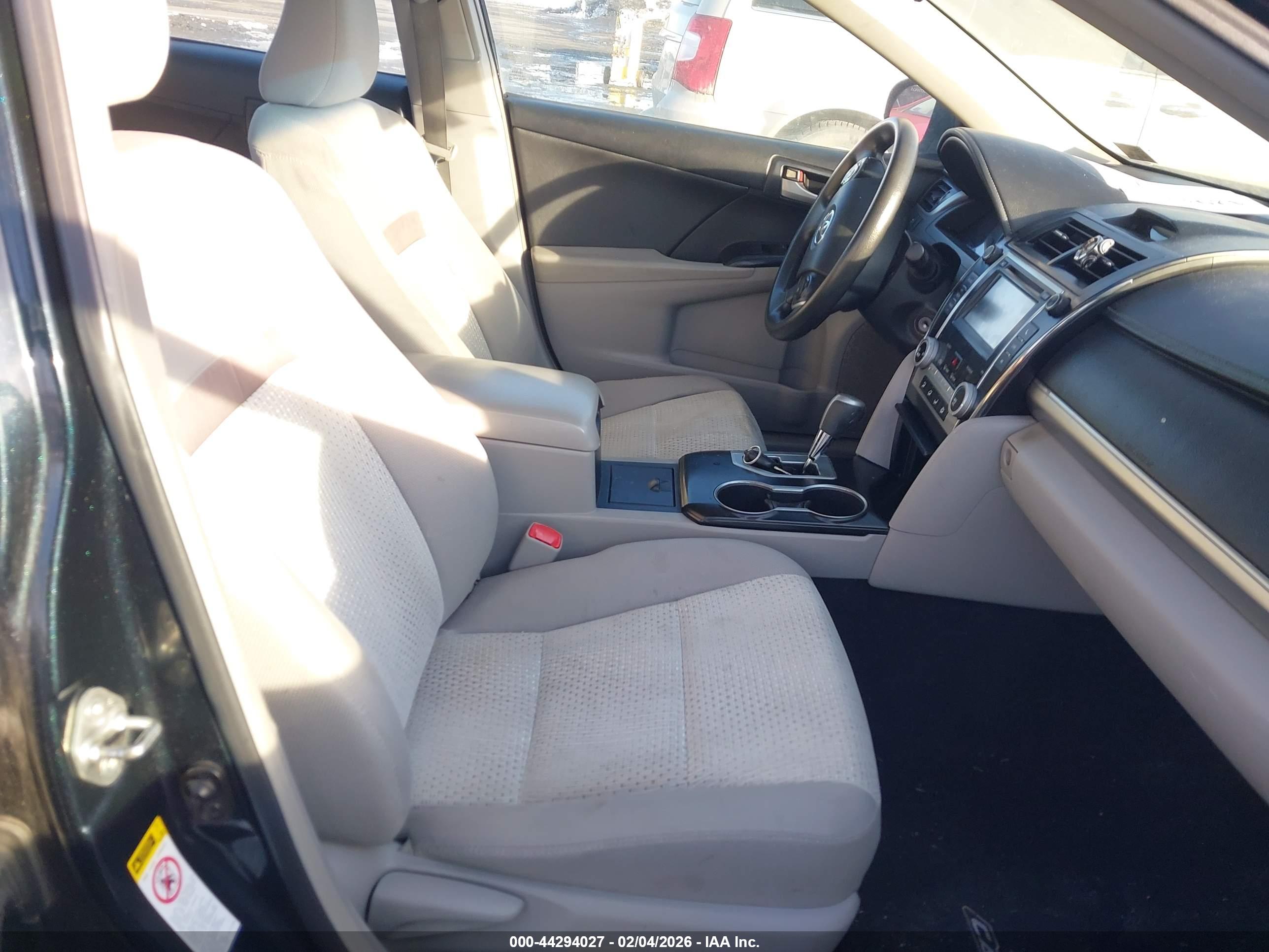 TOYOTA CAMRY image 5