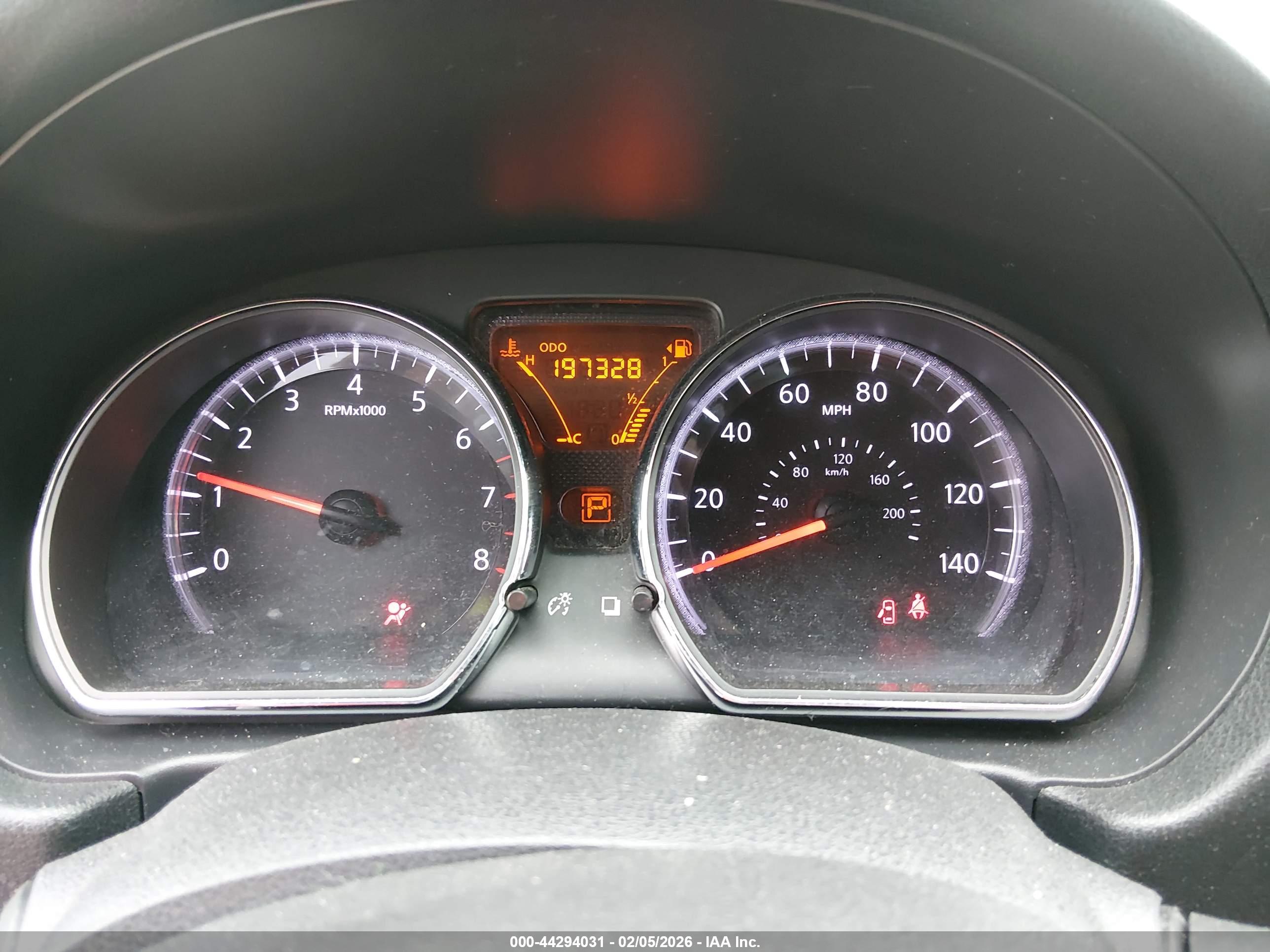 NISSAN VERSA image 7
