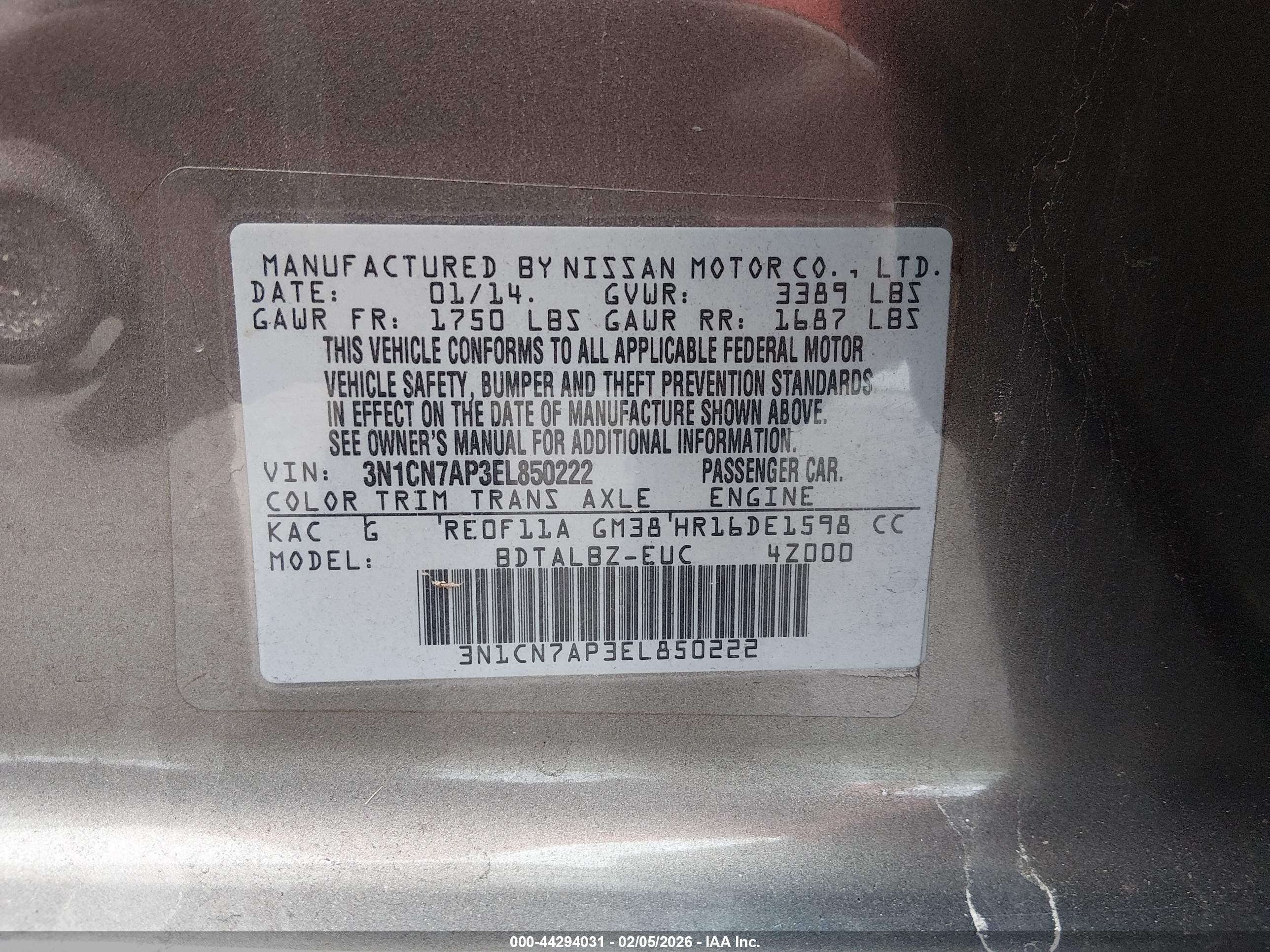 NISSAN VERSA image 9