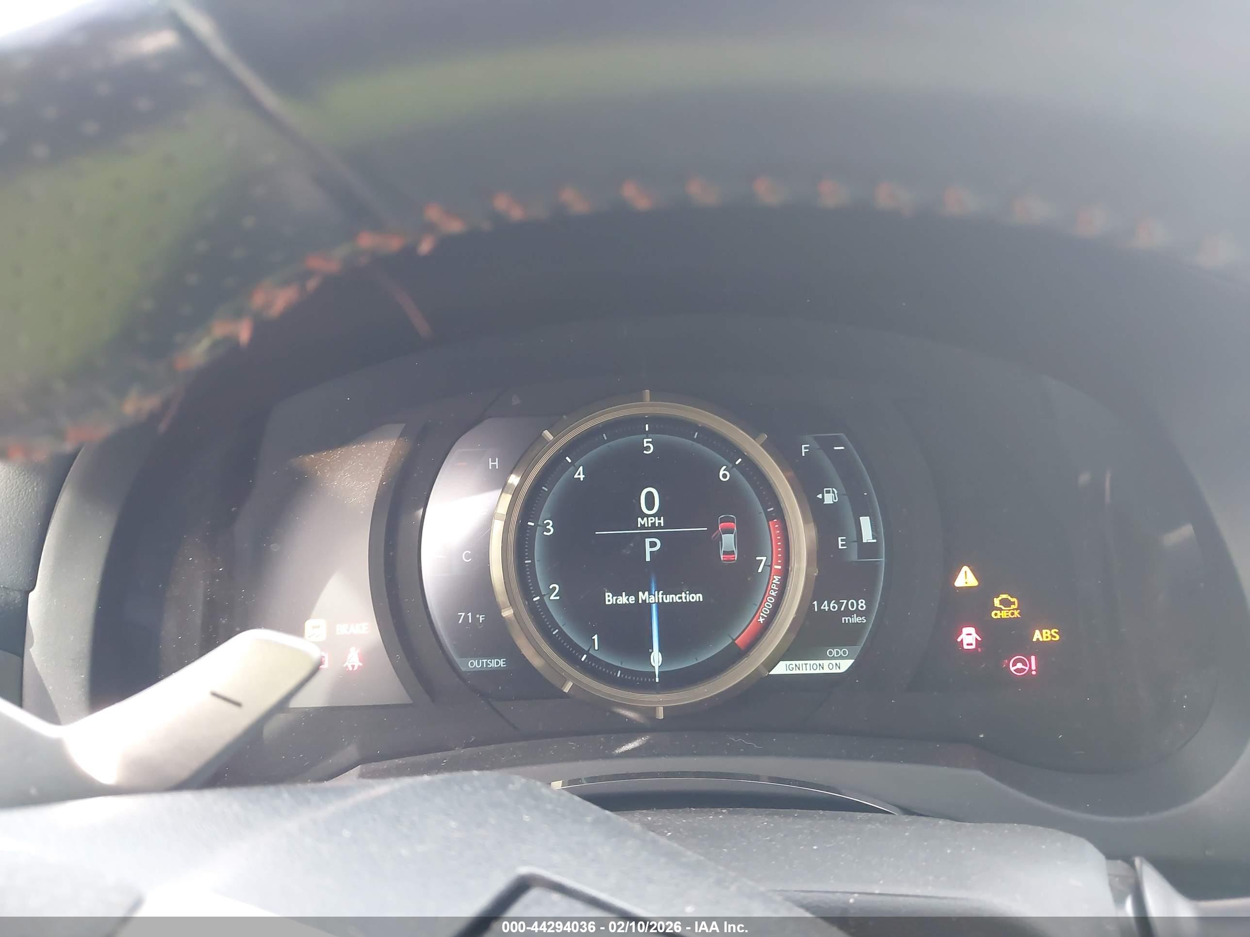 LEXUS IS image 7