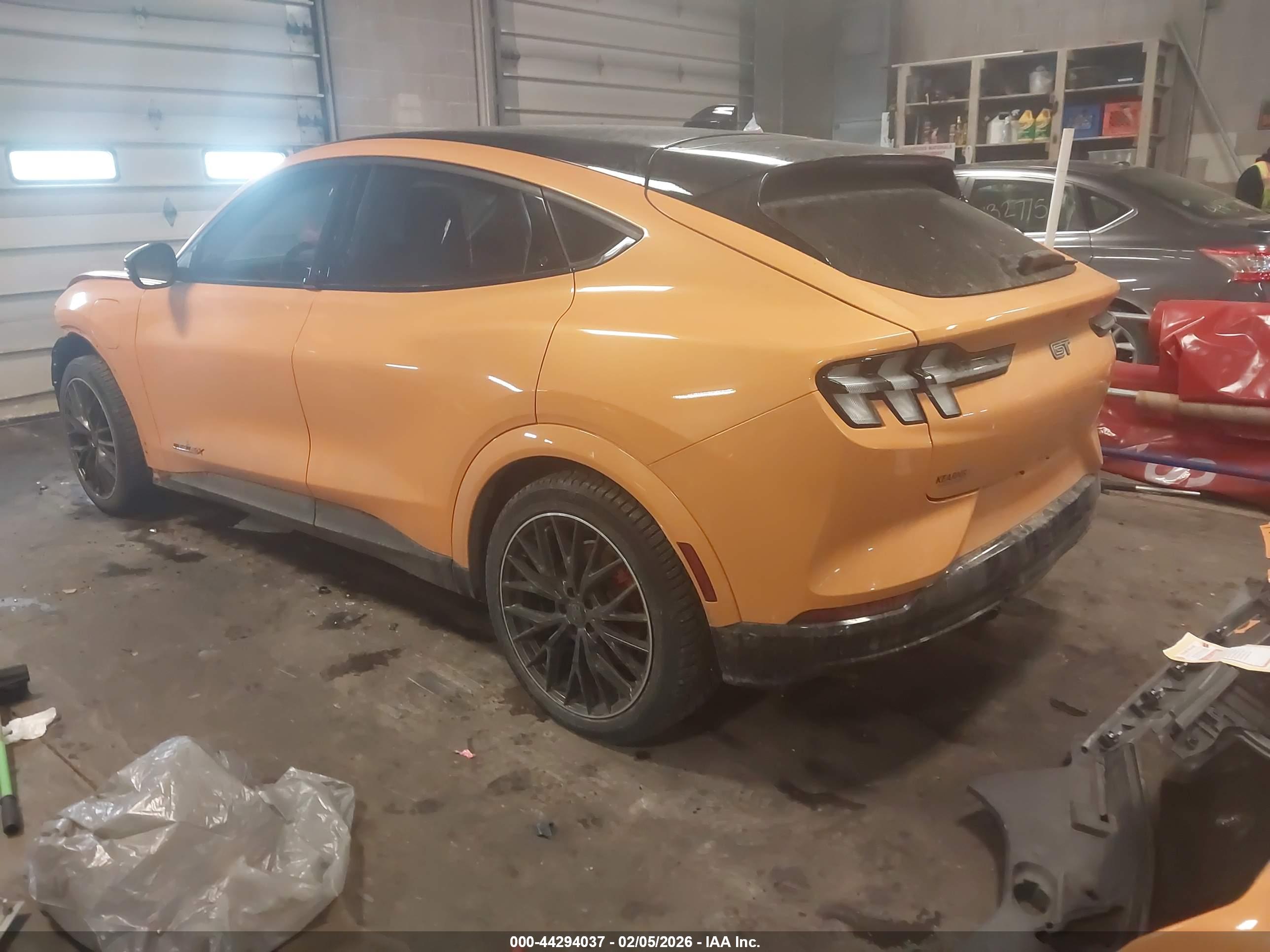 FORD MUSTANG image 3