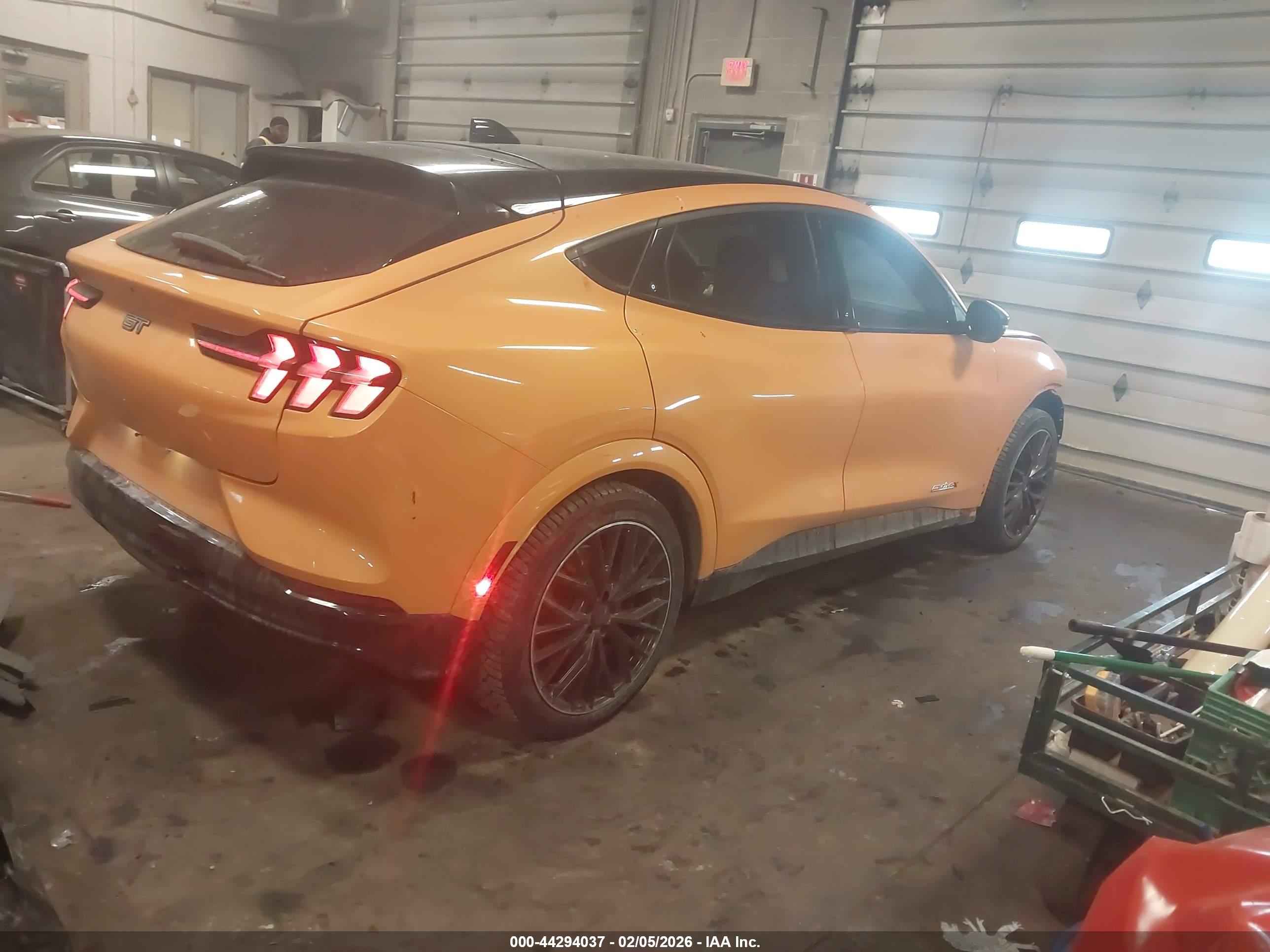 FORD MUSTANG image 4