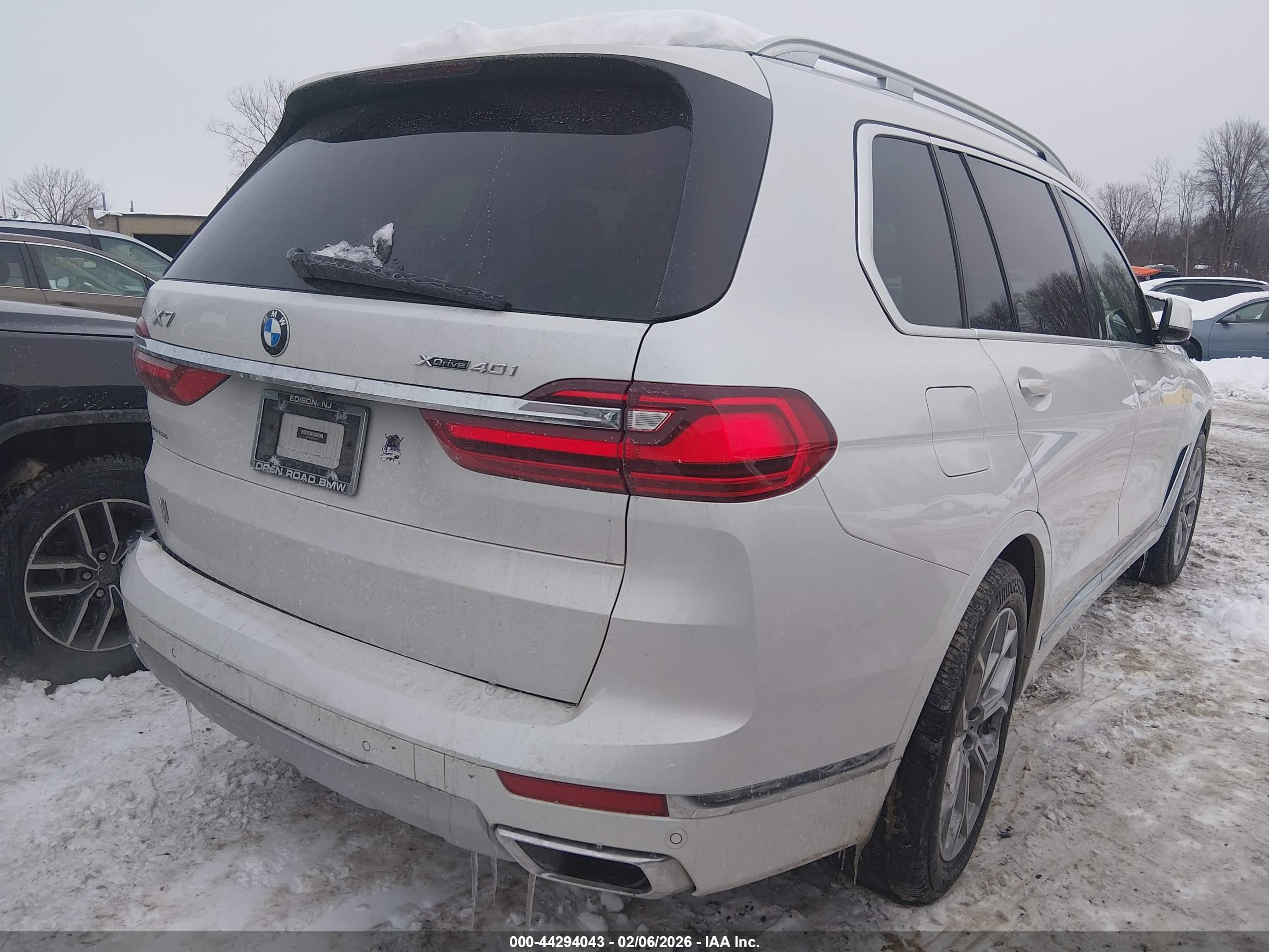 BMW X7 image 4