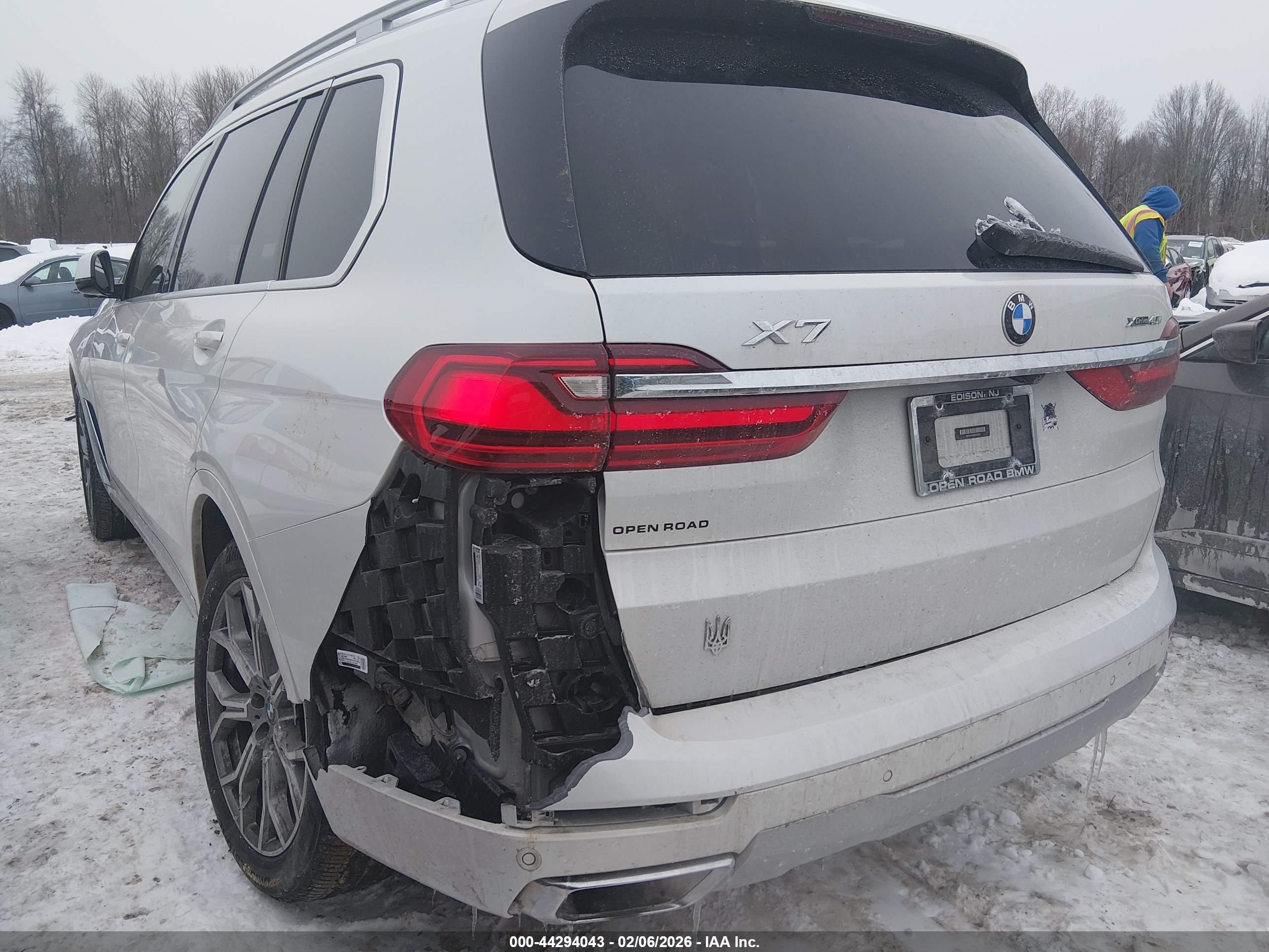 BMW X7 image 6