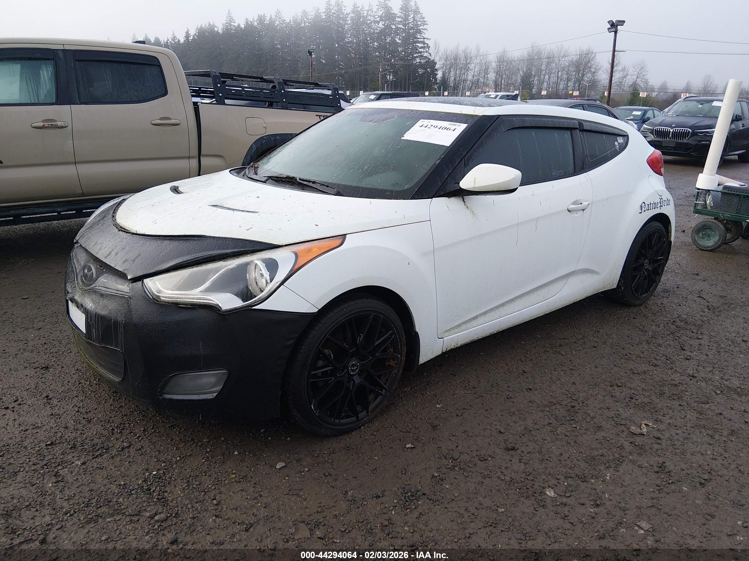 HYUNDAI VELOSTER image 2