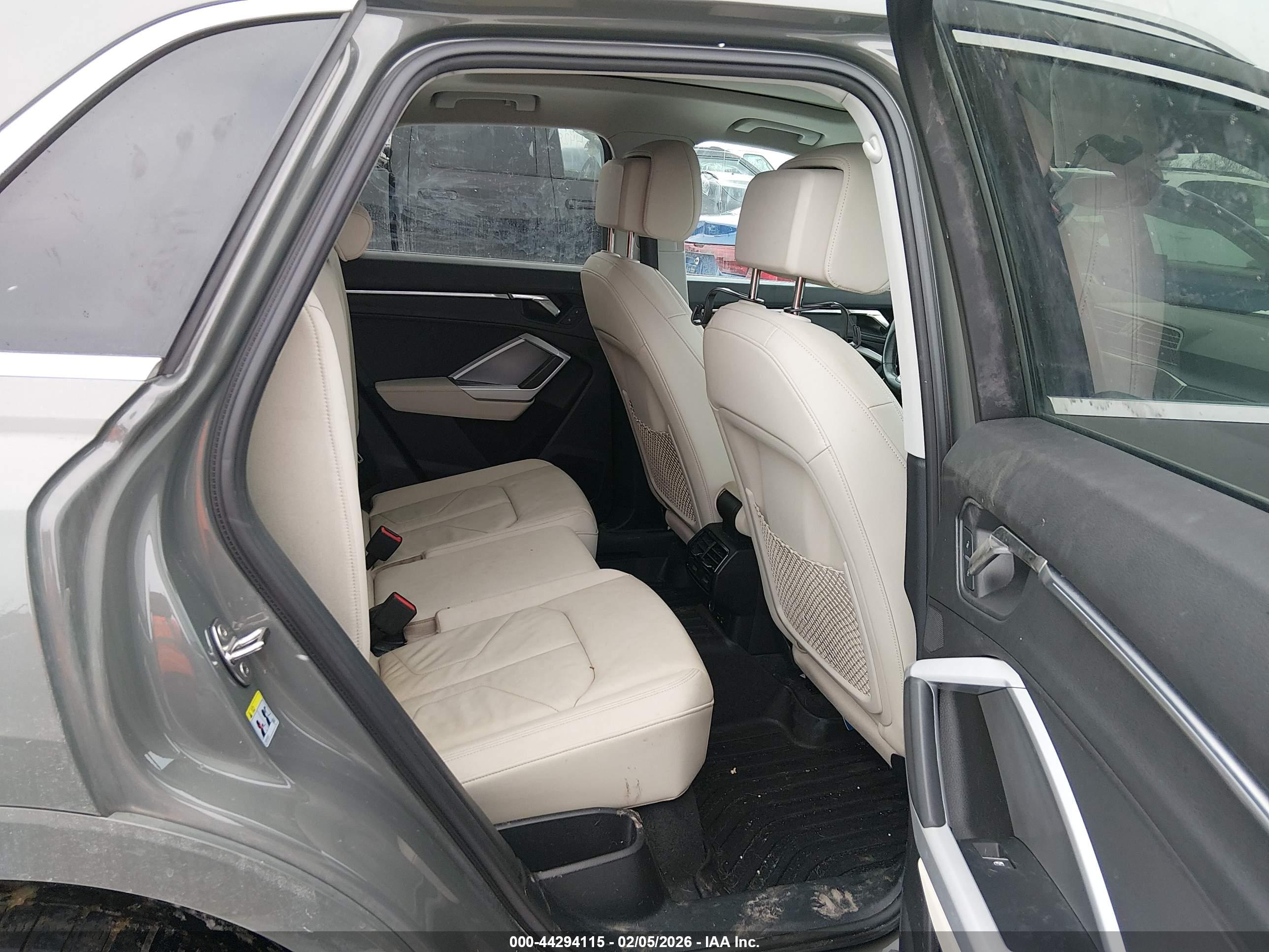 AUDI Q3 image 8
