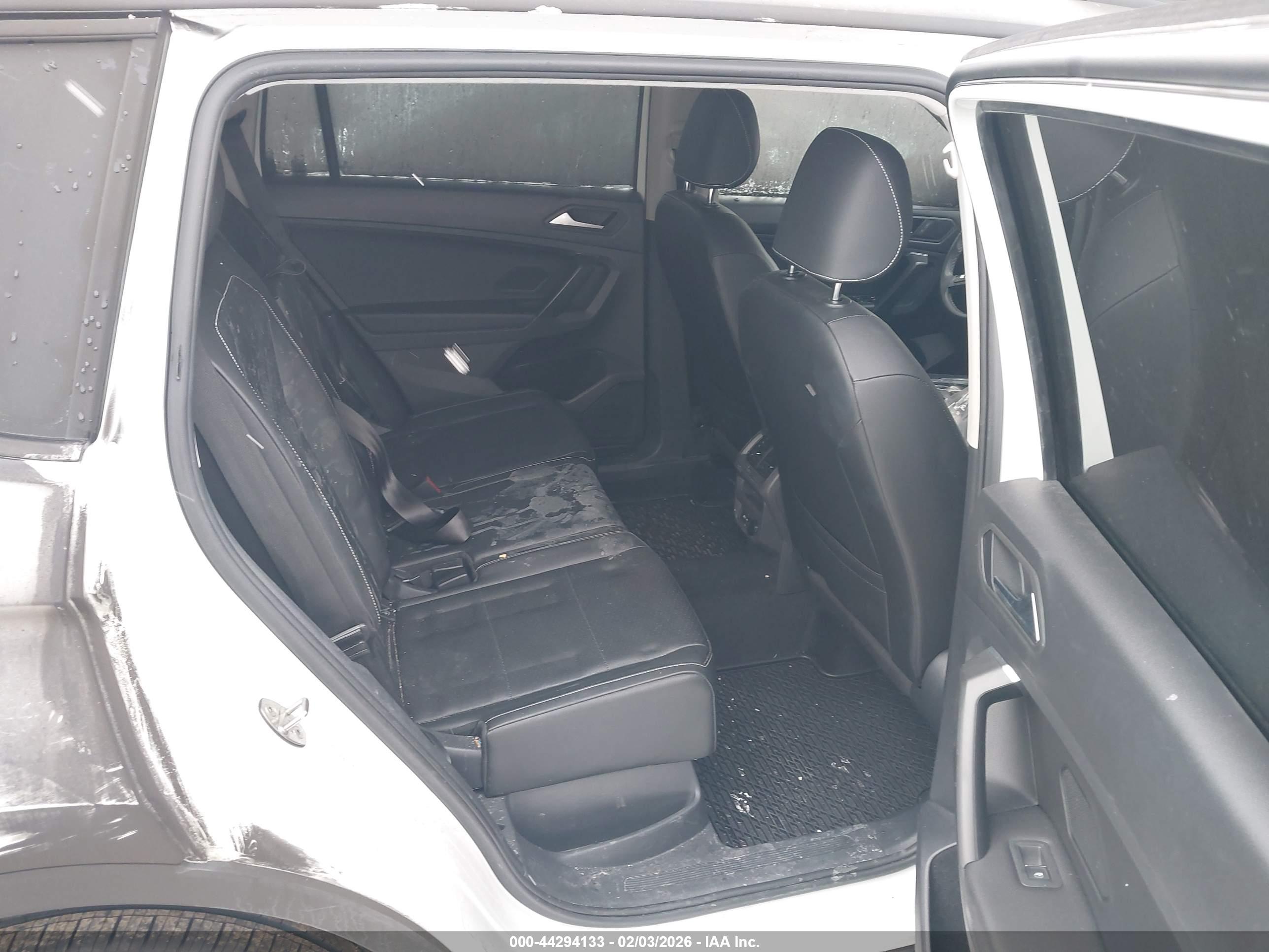 VOLKSWAGEN TIGUAN image 8
