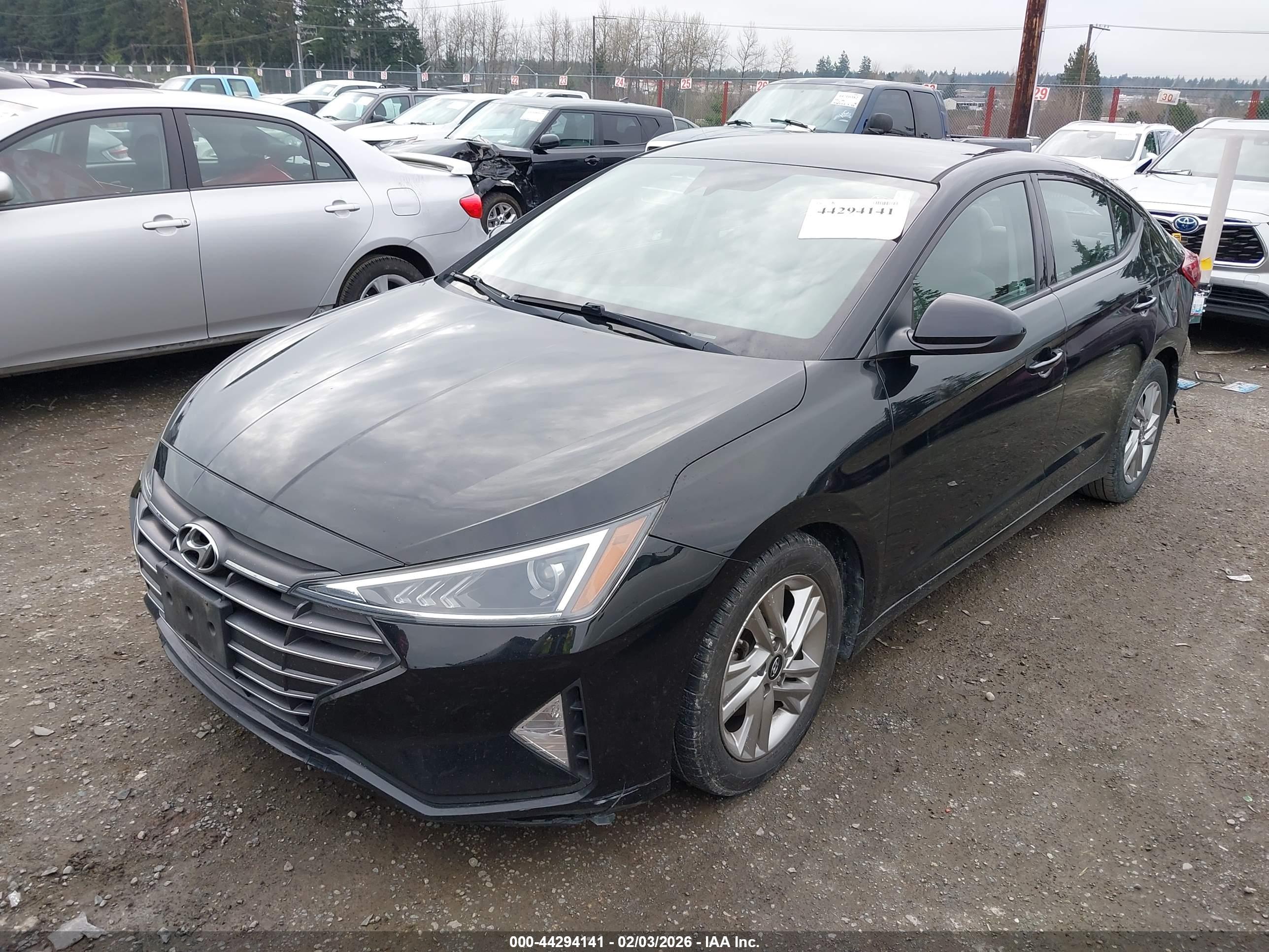HYUNDAI ELANTRA image 2