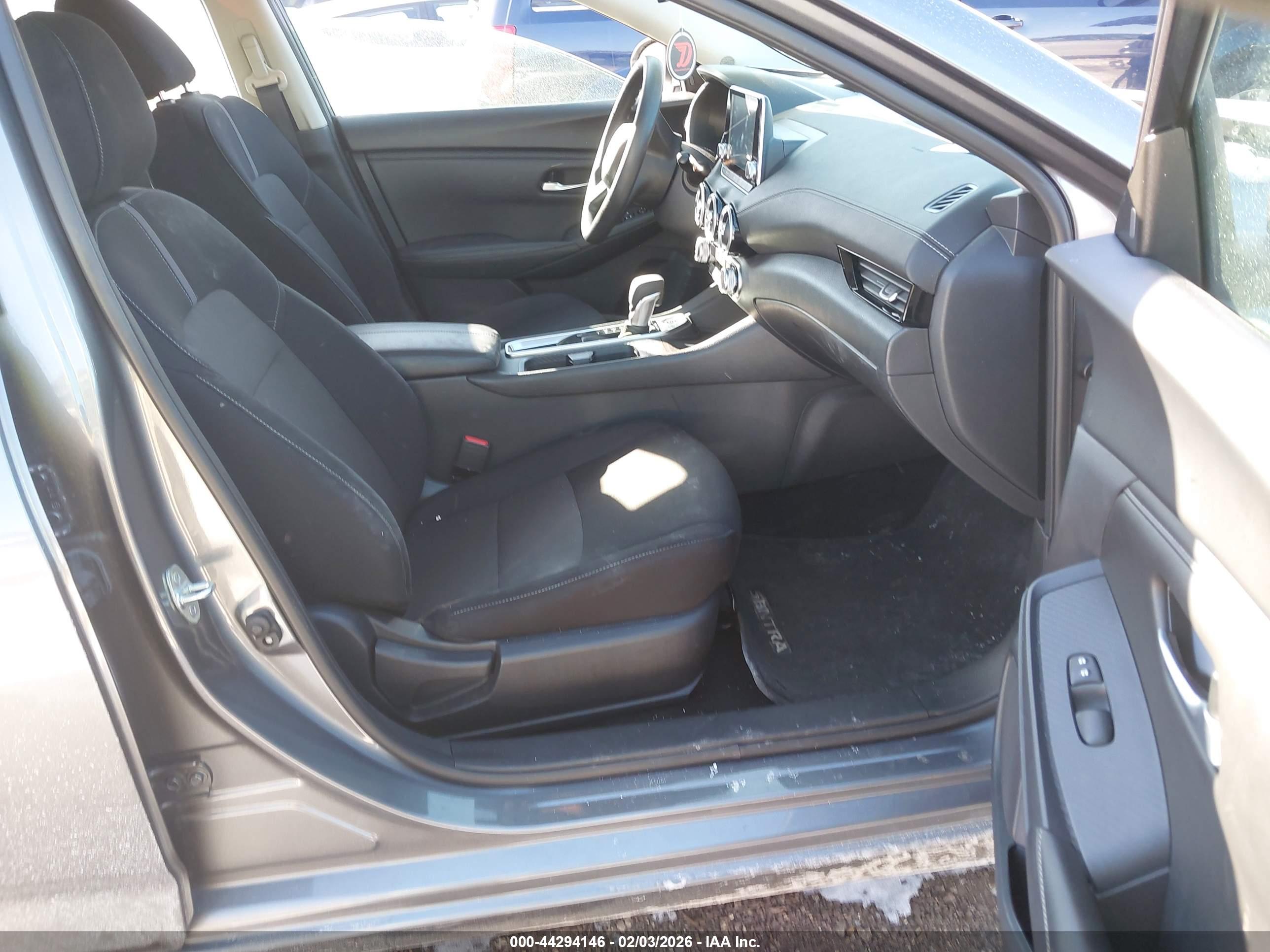 NISSAN SENTRA image 5