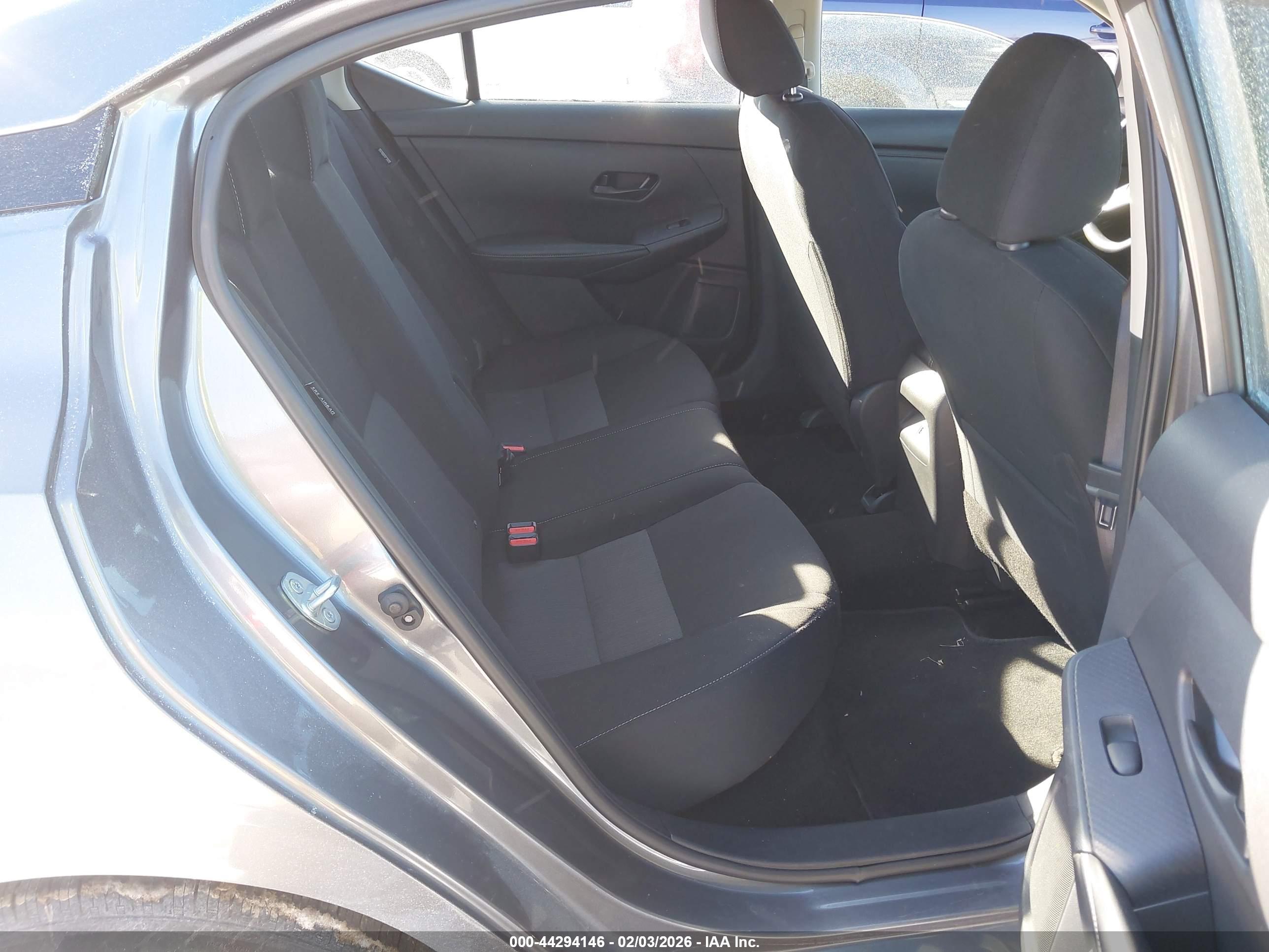 NISSAN SENTRA image 8