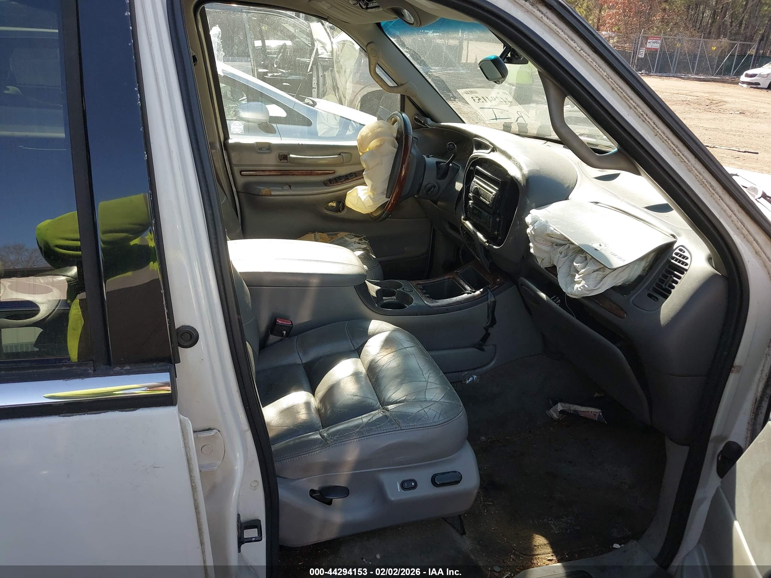 LINCOLN NAVIGATOR image 5
