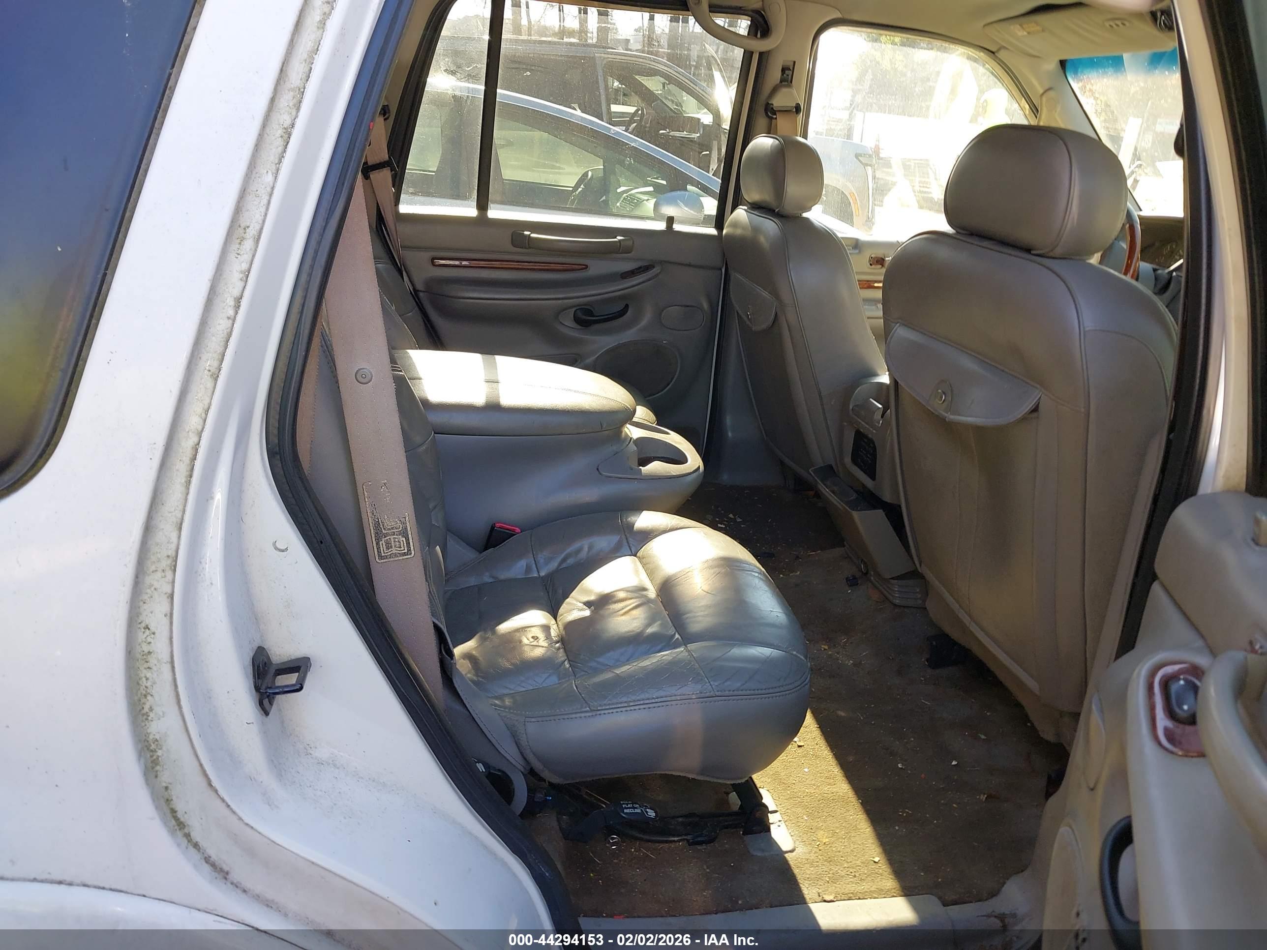LINCOLN NAVIGATOR image 8