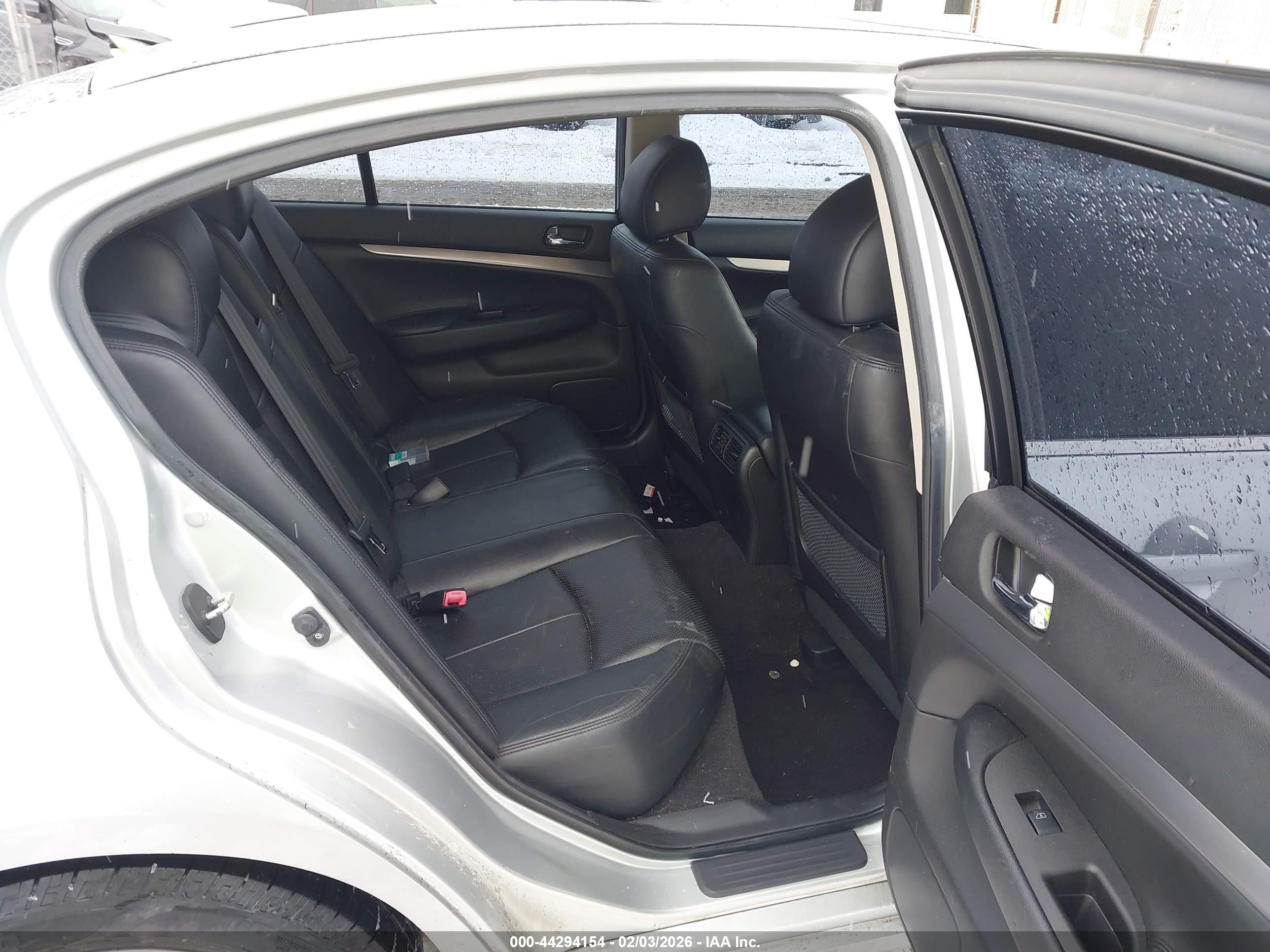 INFINITI G25X image 8