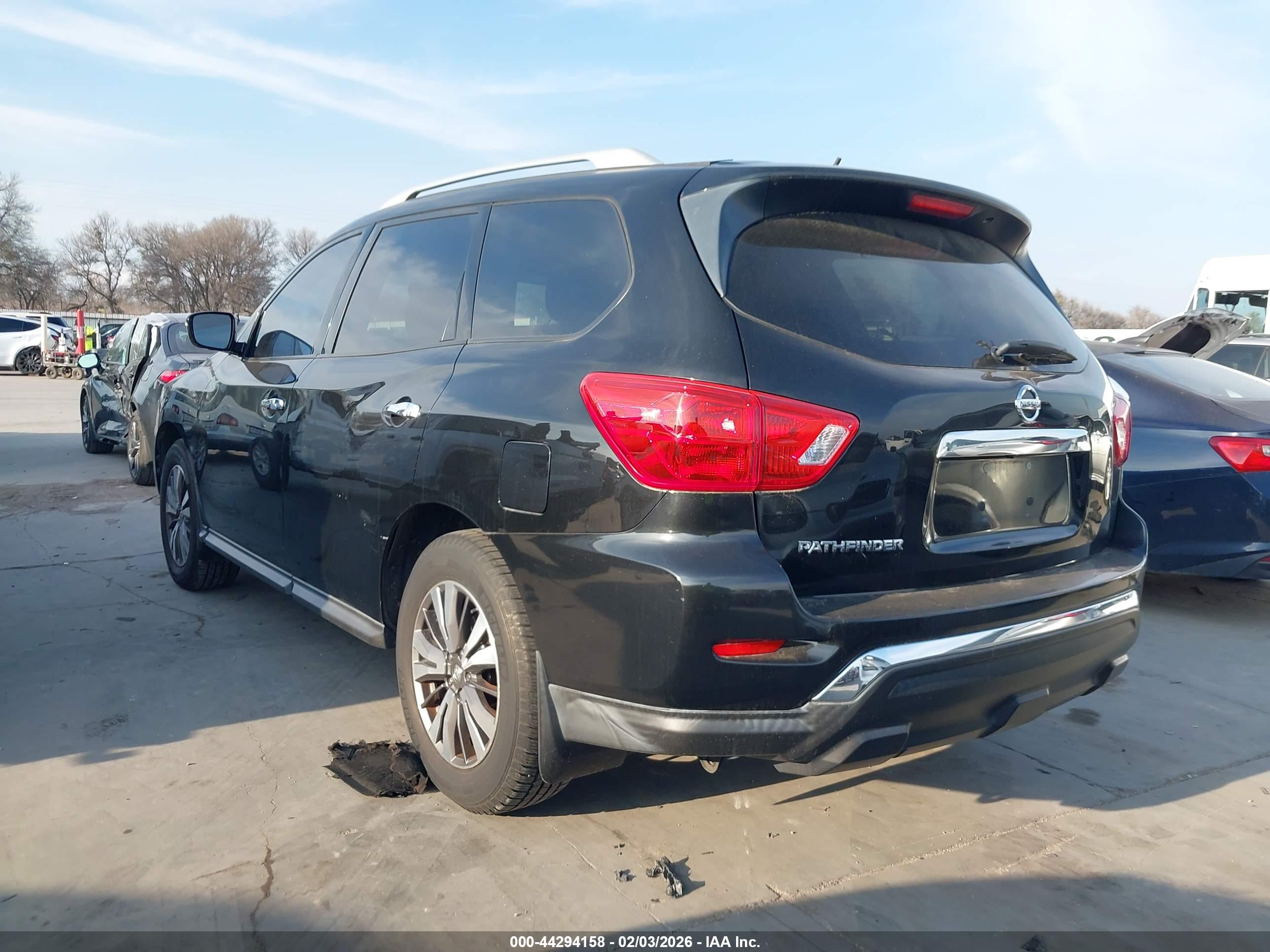 NISSAN PATHFINDER image 3