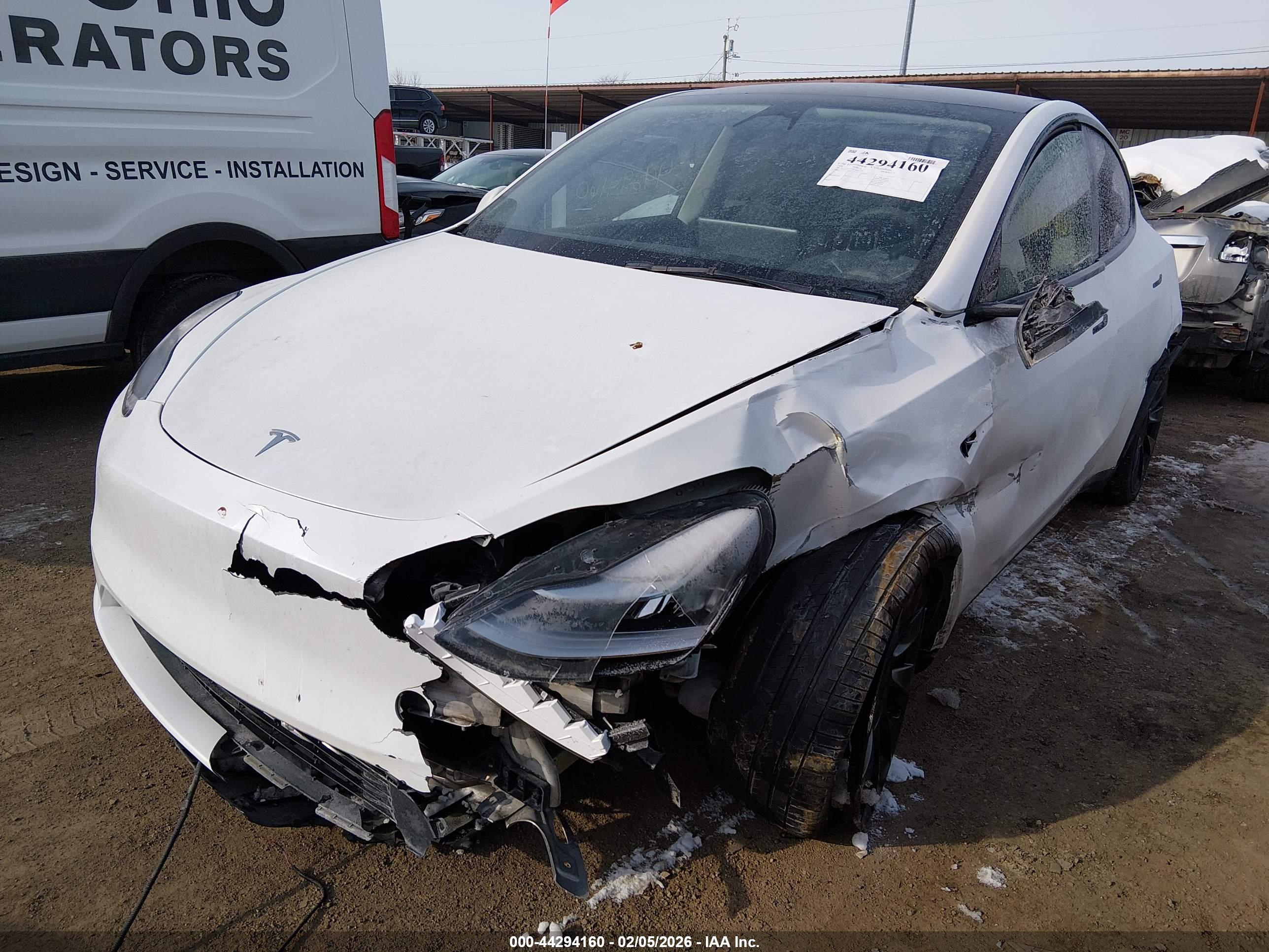 TESLA MODEL image 2